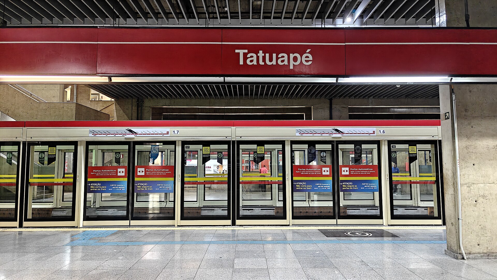 Imagem de referência de Estação Tatuapé, descrito nos dados abertos como estação de trem e metrô em São Paulo