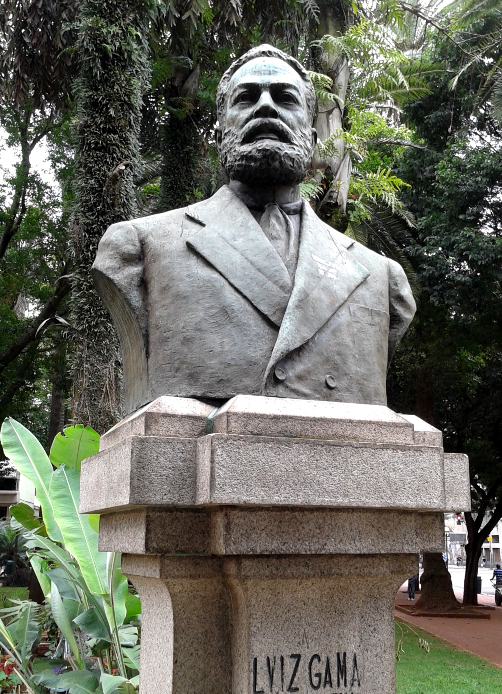 Imagem de referência de Luiz Gama, descrito nos dados abertos como monumento localizado no Brasil