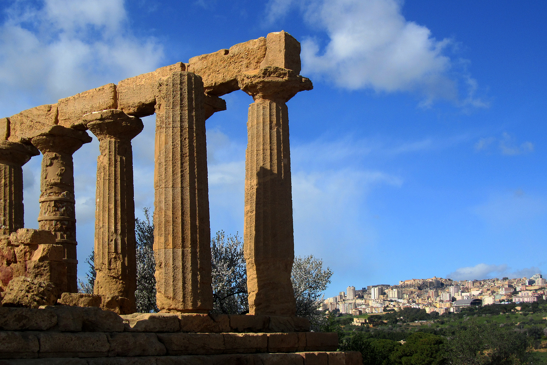 Imagem de referência relacionada a Agrigento, item descrito como comuna italiana