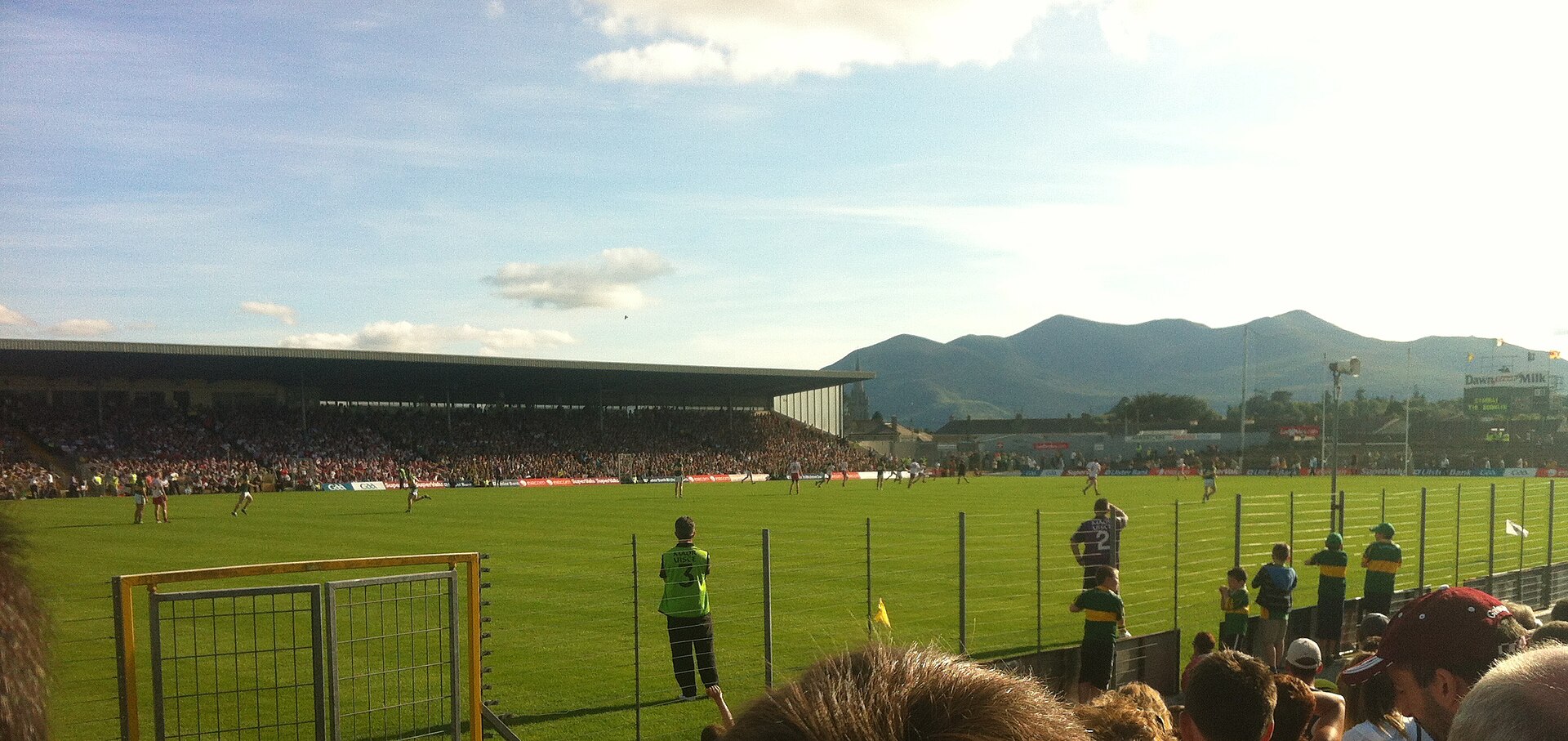 Imagem de referência de Fitzgerald Stadium, descrito nos dados abertos como estádio em Killarney, República da Irlanda