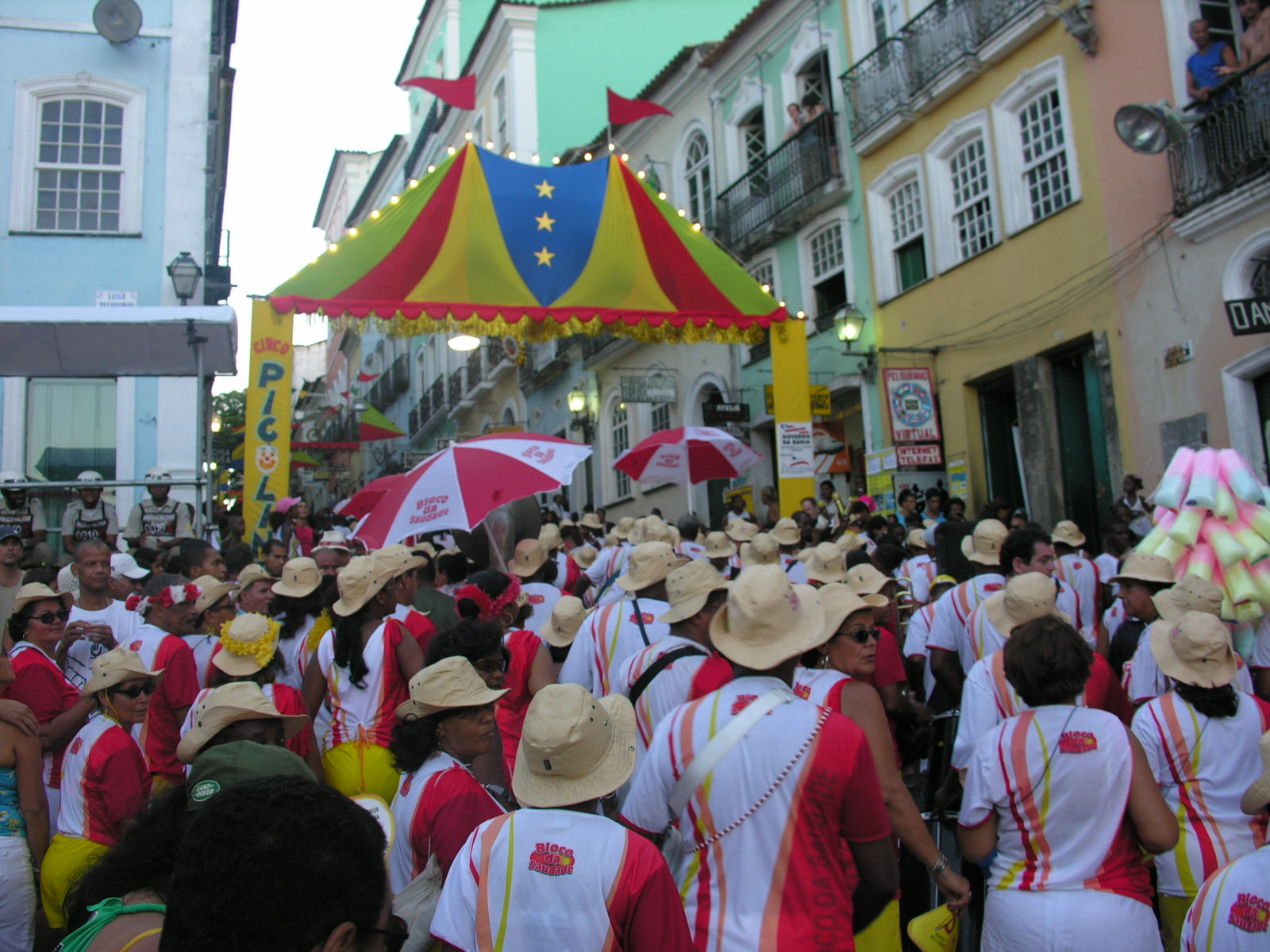 Imagem de referência de Escola Picolino de Artes do Circo, descrito nos dados abertos como escola brasileira de circo em Salvador