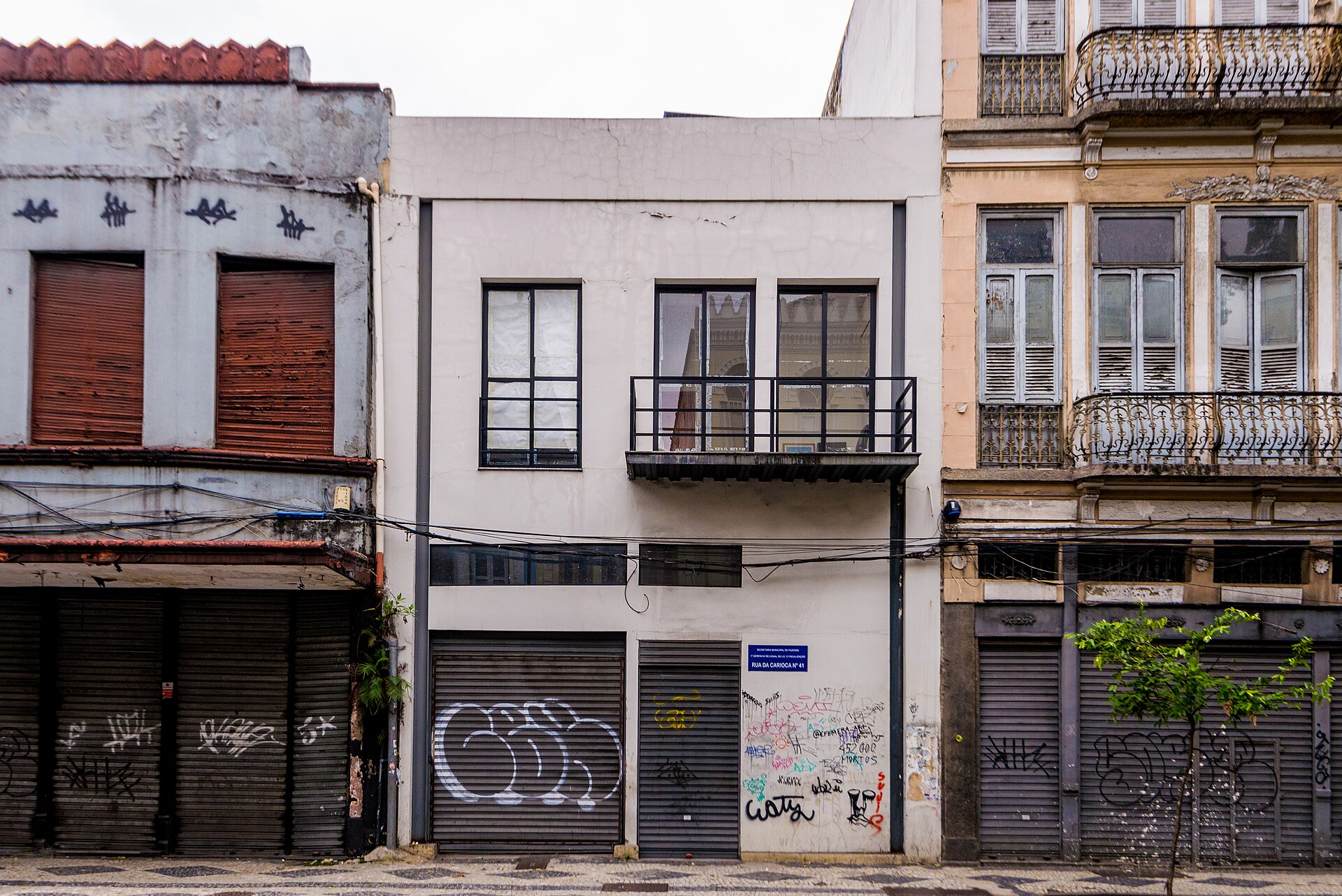 Imagem de referência de Edifício à Rua da Carioca, 41, descrito nos dados abertos como bem tombado pelo Instituto Estadual do Patrimônio Cultural do Rio de Janeiro na cidade do Rio de Janeiro