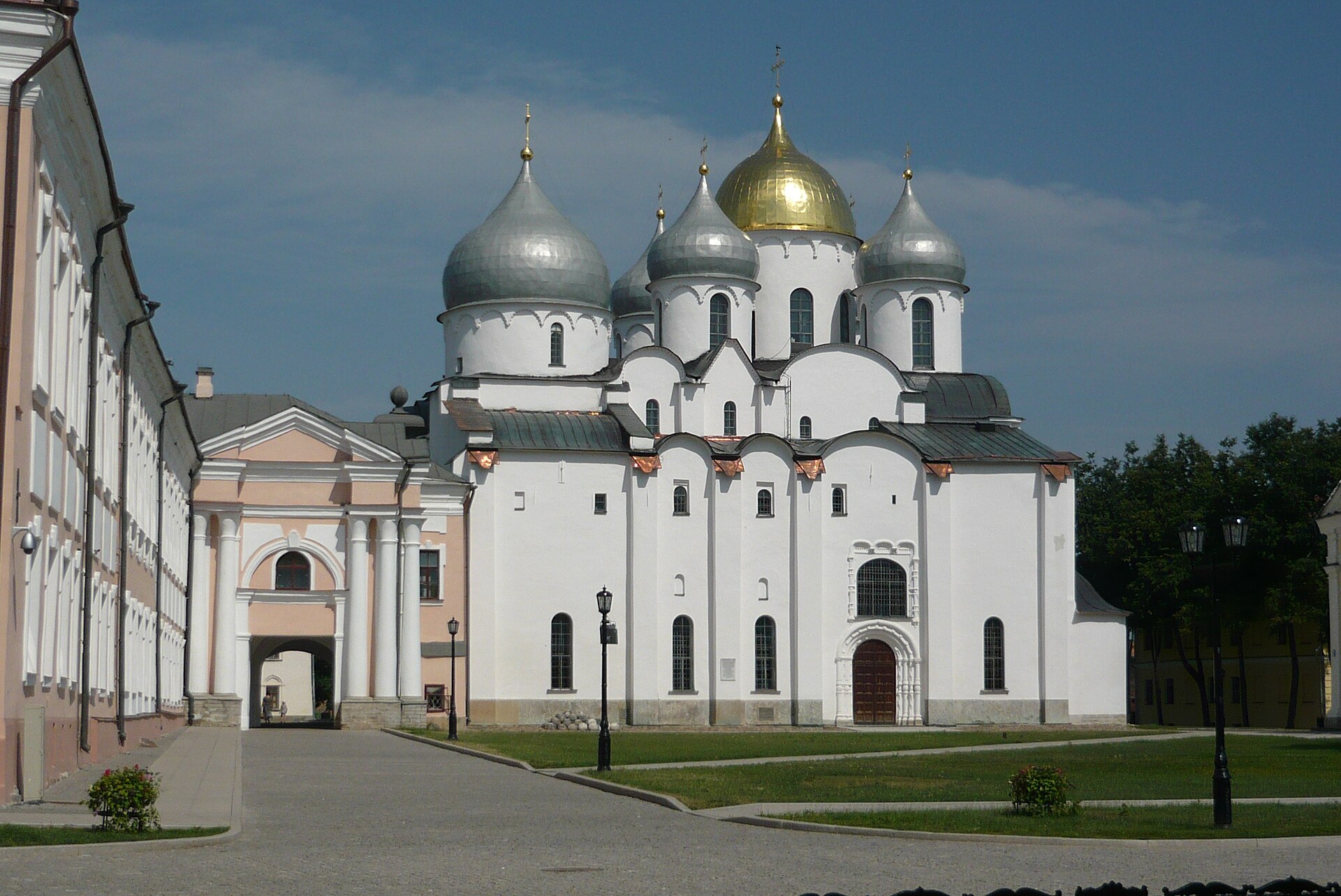 Imagem de referência relacionada a Monumentos Históricos de Novgorod e Arredores, item descrito como registro de referência sobre Monumentos Históricos de Novgorod e Arredores, organizado a partir de dados estruturados abertos