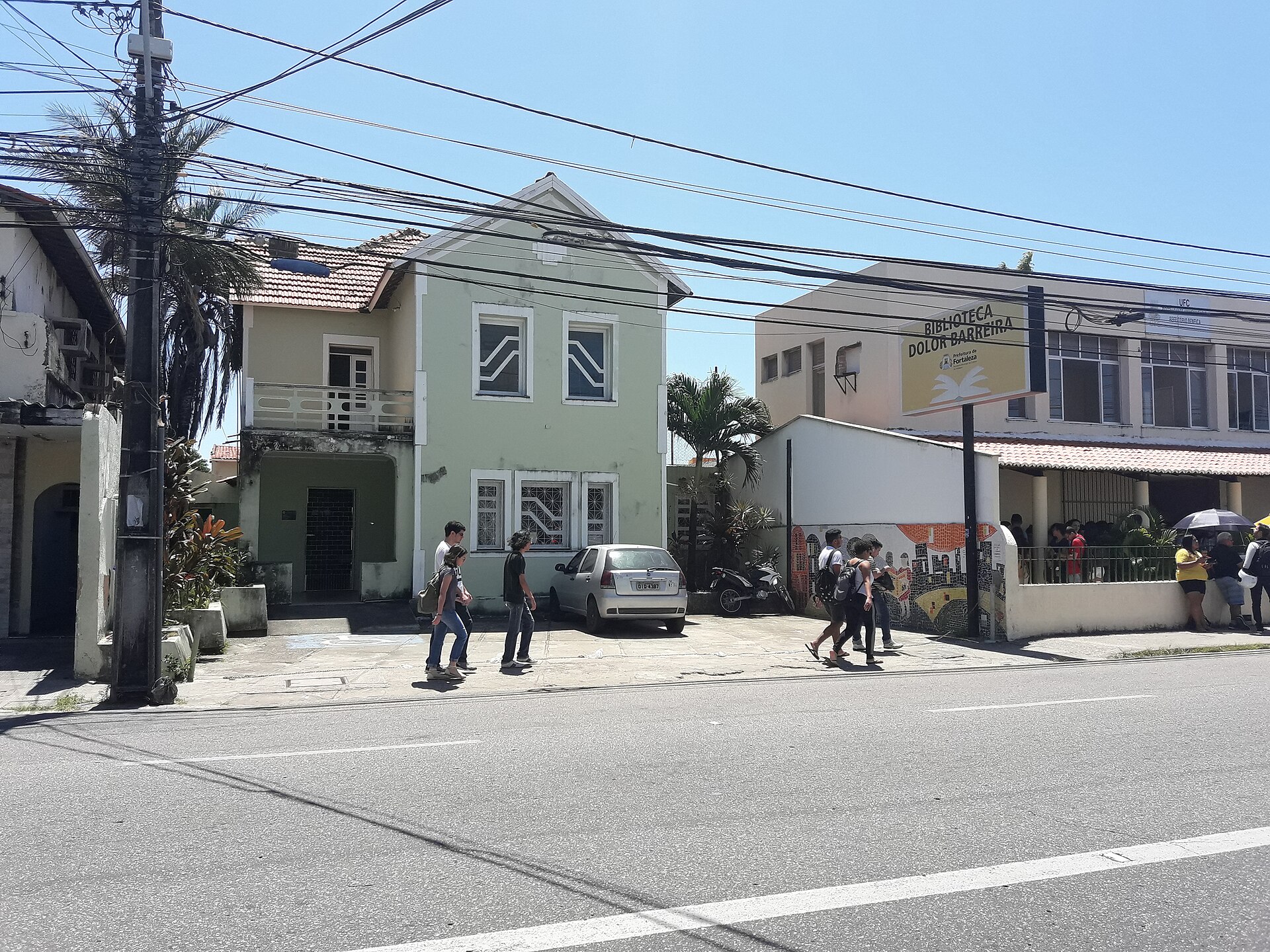 Imagem de referência de Biblioteca Dolor Barreira, descrito nos dados abertos como biblioteca pública em Fortaleza, Brasil