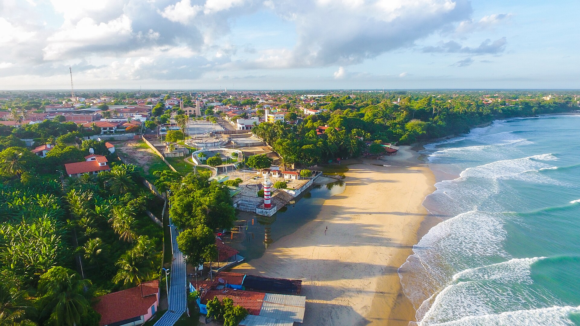 Imagem de referência de Paracuru, descrito nos dados abertos como município brasileiro do estado do Ceará pertencente à Região Metropolitana de Fortaleza
