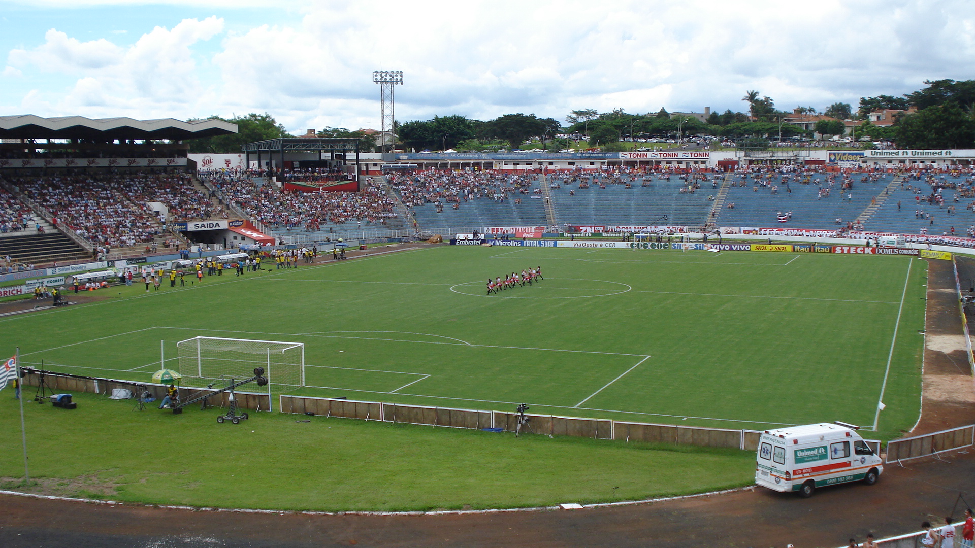 Imagem de referência de Estádio Santa Cruz, descrito nos dados abertos como estádio de futebol no Brasil