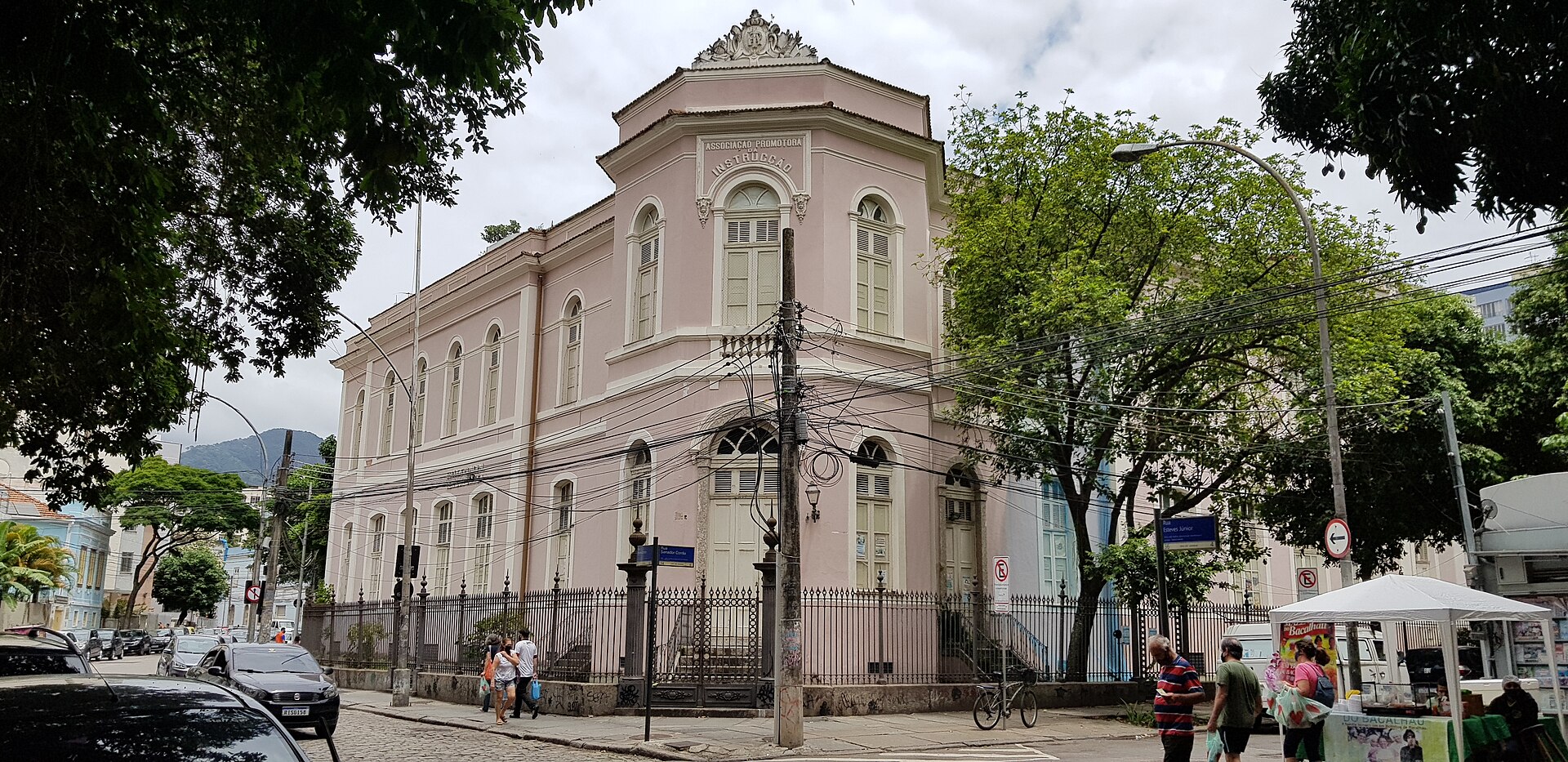 Imagem de referência de Edifício à Rua Senador Corrêa, 14, descrito nos dados abertos como bem tombado pelo Instituto Estadual do Patrimônio Cultural do Rio de Janeiro na cidade do Rio de Janeiro