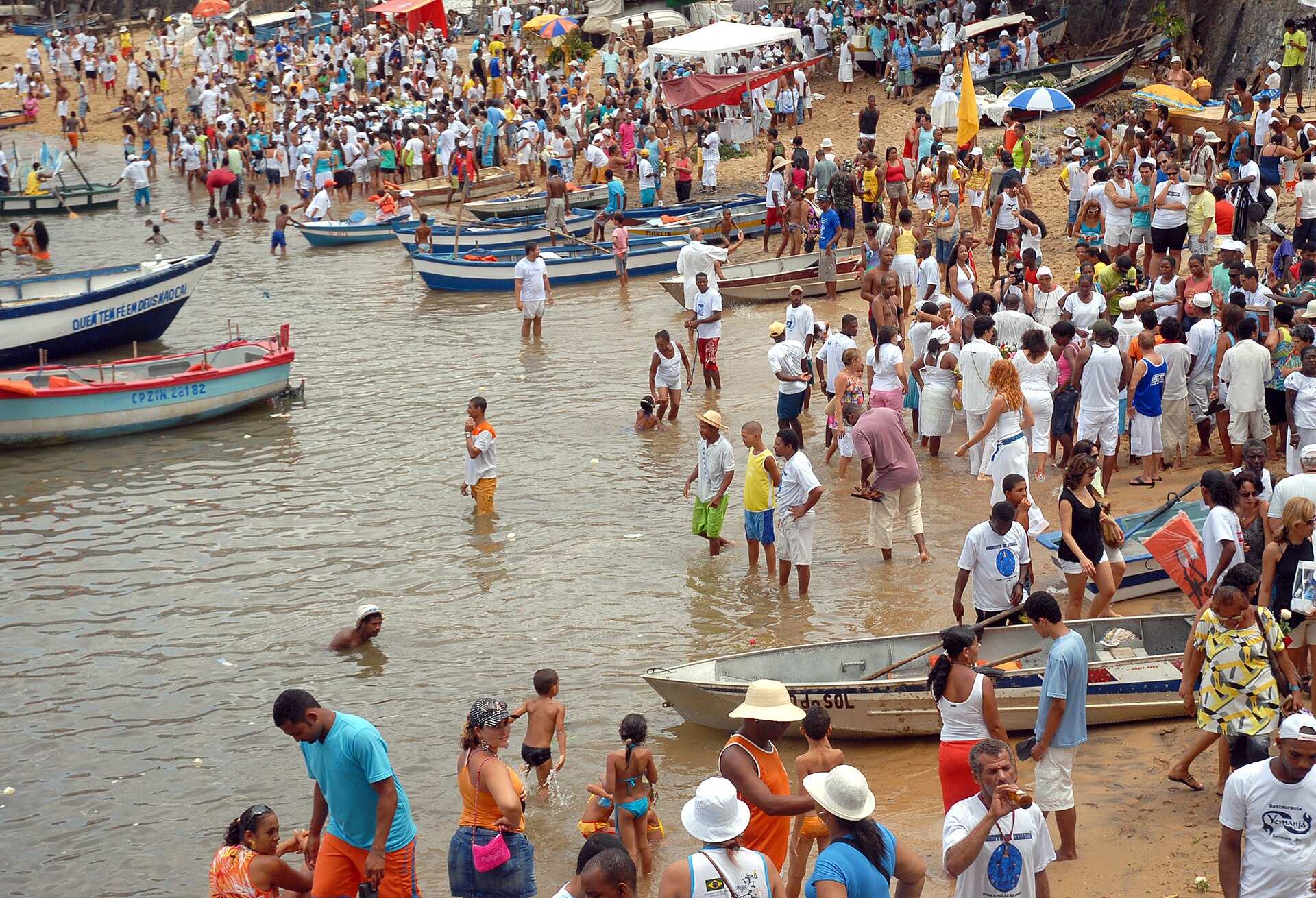 Imagem de referência de Festa de Iemanjá no Rio Vermelho, descrito nos dados abertos como festa popular religiosa em Salvador