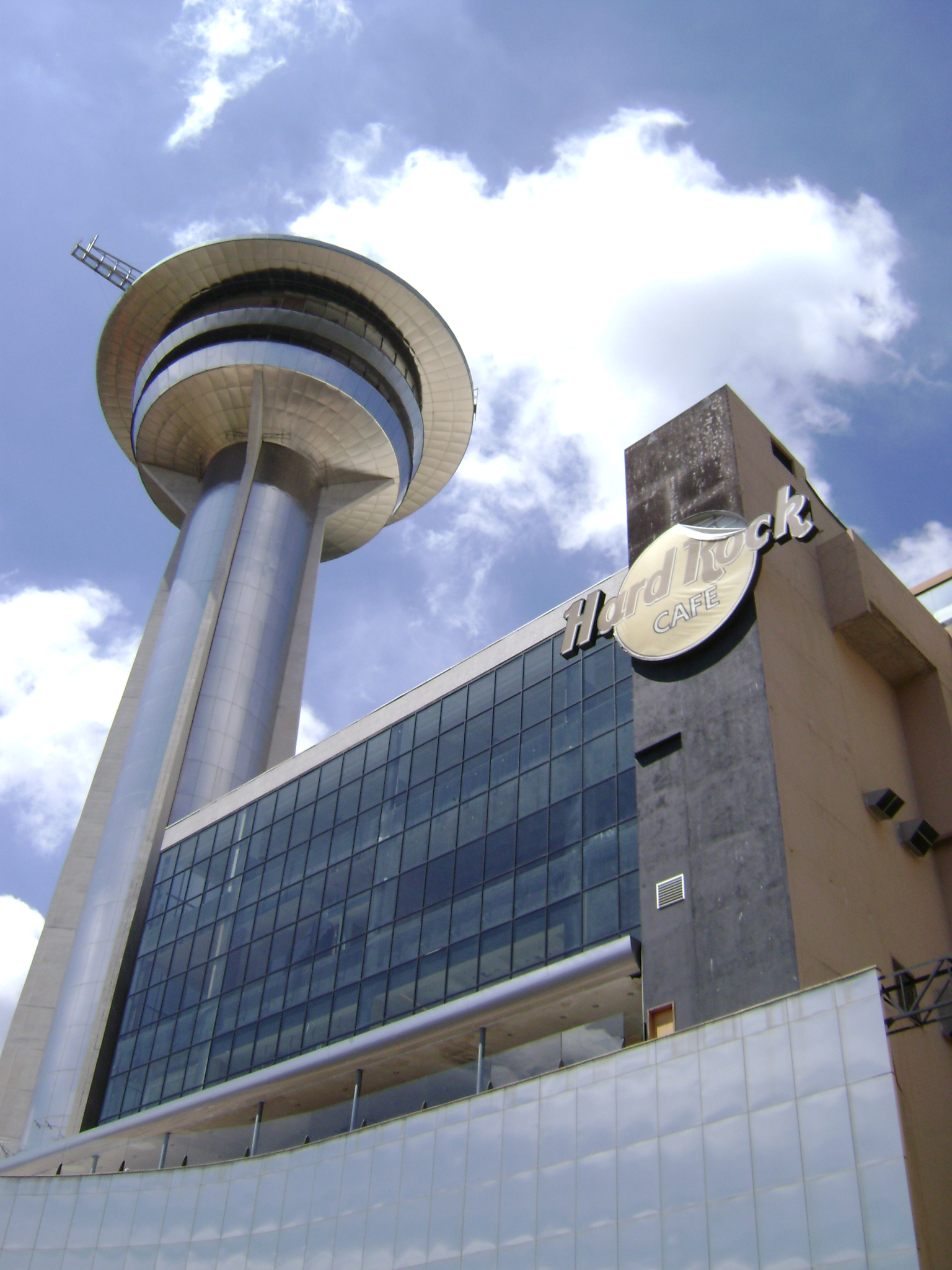 Imagem de referência de Torre Piemonte, descrito nos dados abertos como torre em Nova Lima, Minas Gerais, Brasil