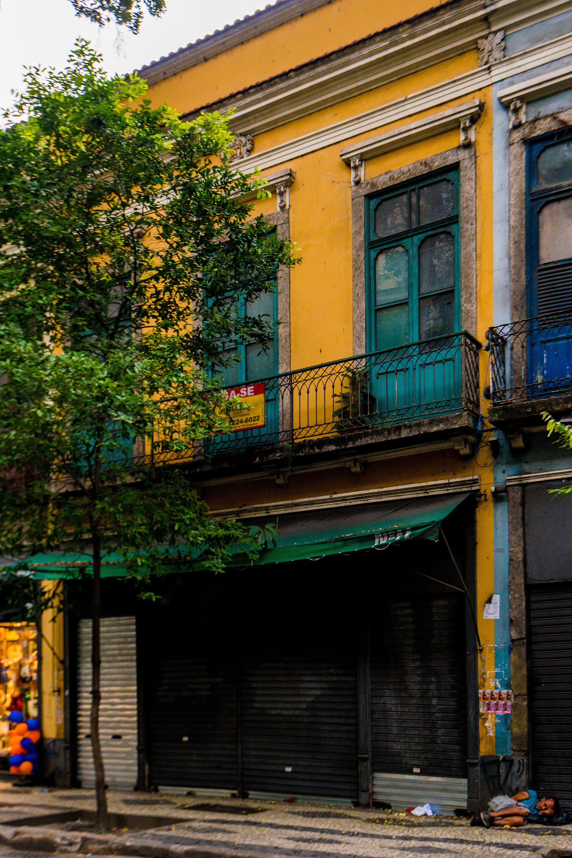 Imagem de referência de Edifício à Rua da Carioca, 11, descrito nos dados abertos como bem tombado pelo Instituto Estadual do Patrimônio Cultural do Rio de Janeiro na cidade do Rio de Janeiro