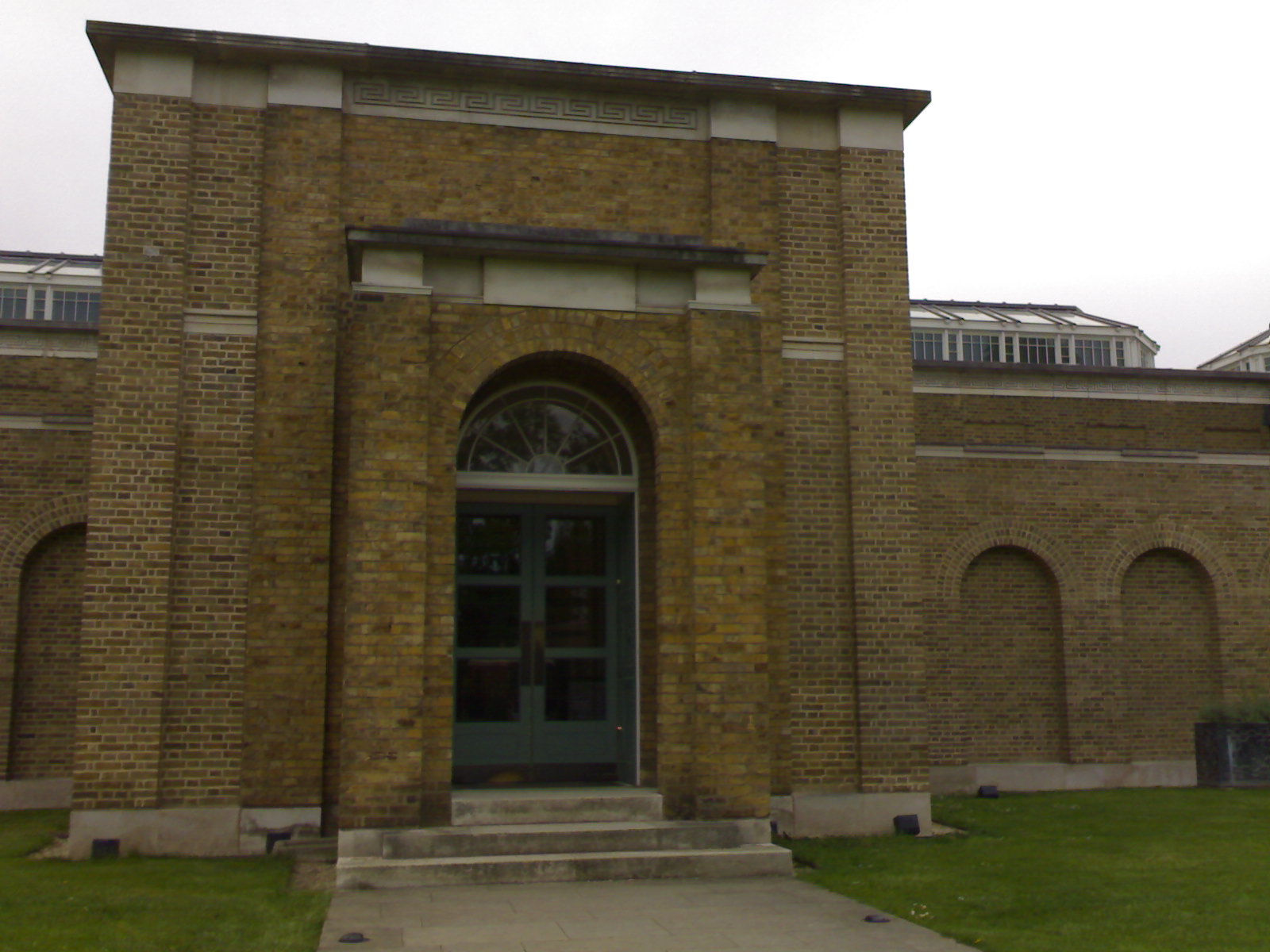 Imagem de referência de Dulwich Picture Gallery, descrito nos dados abertos como galeria de arte em Londres