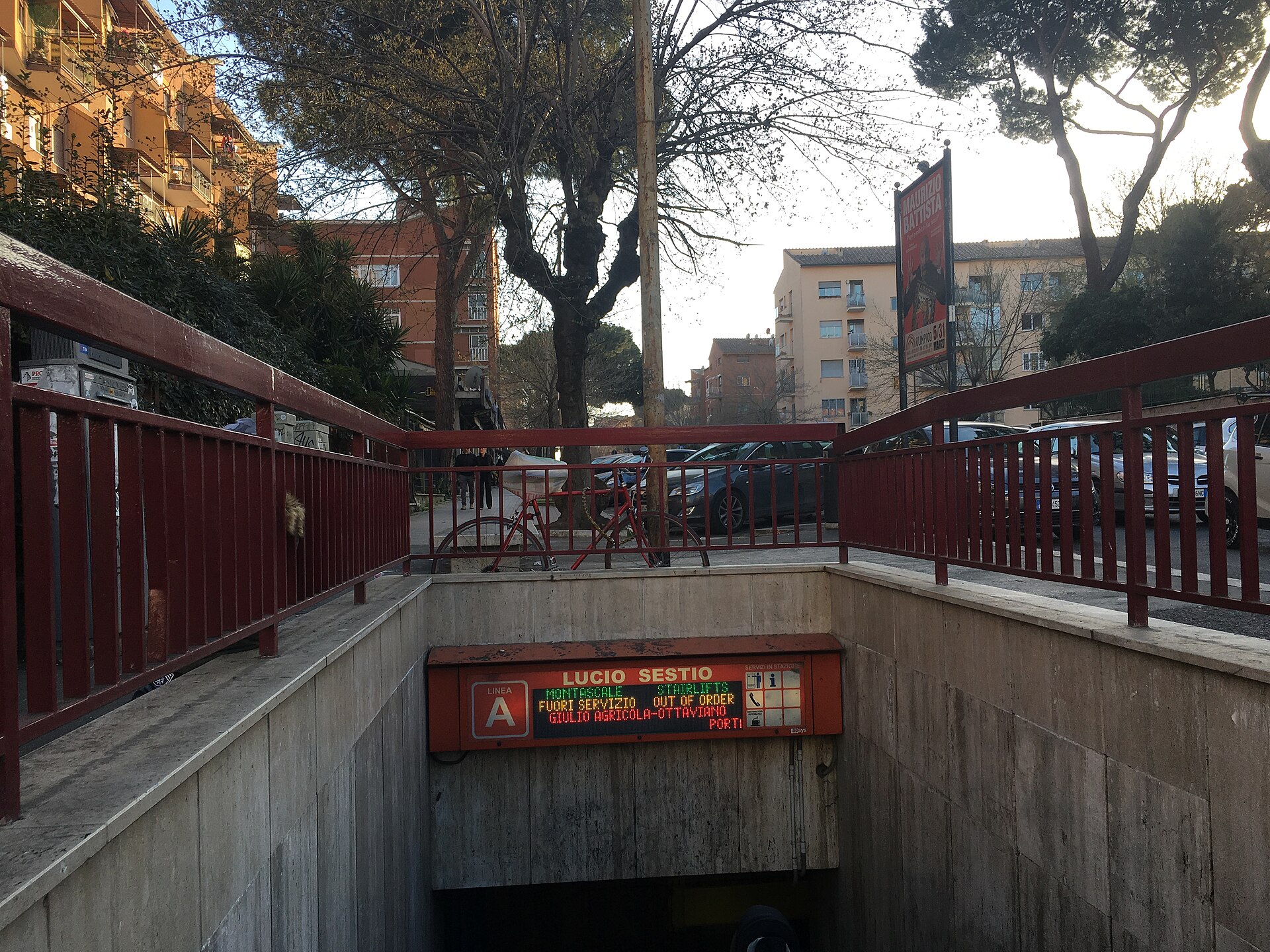 Imagem de referência de Estação Lucio Sestio, descrito nos dados abertos como estação de metrô em Roma