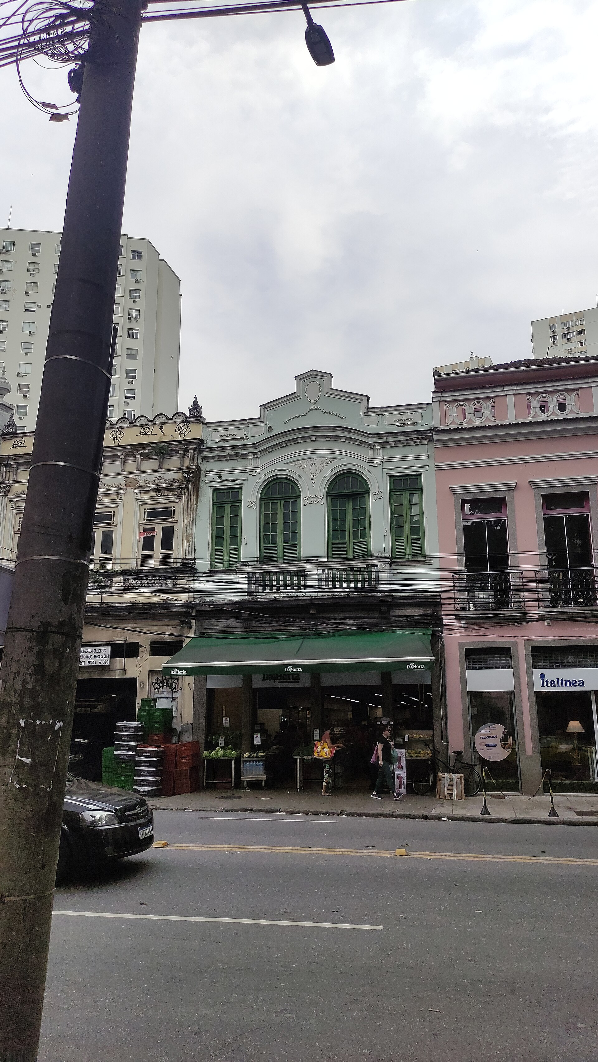 Imagem de referência de Edifício à rua das Laranjeiras, nº 396, descrito nos dados abertos como bem tombado pelo INEPAC na cidade do Rio de Janeiro