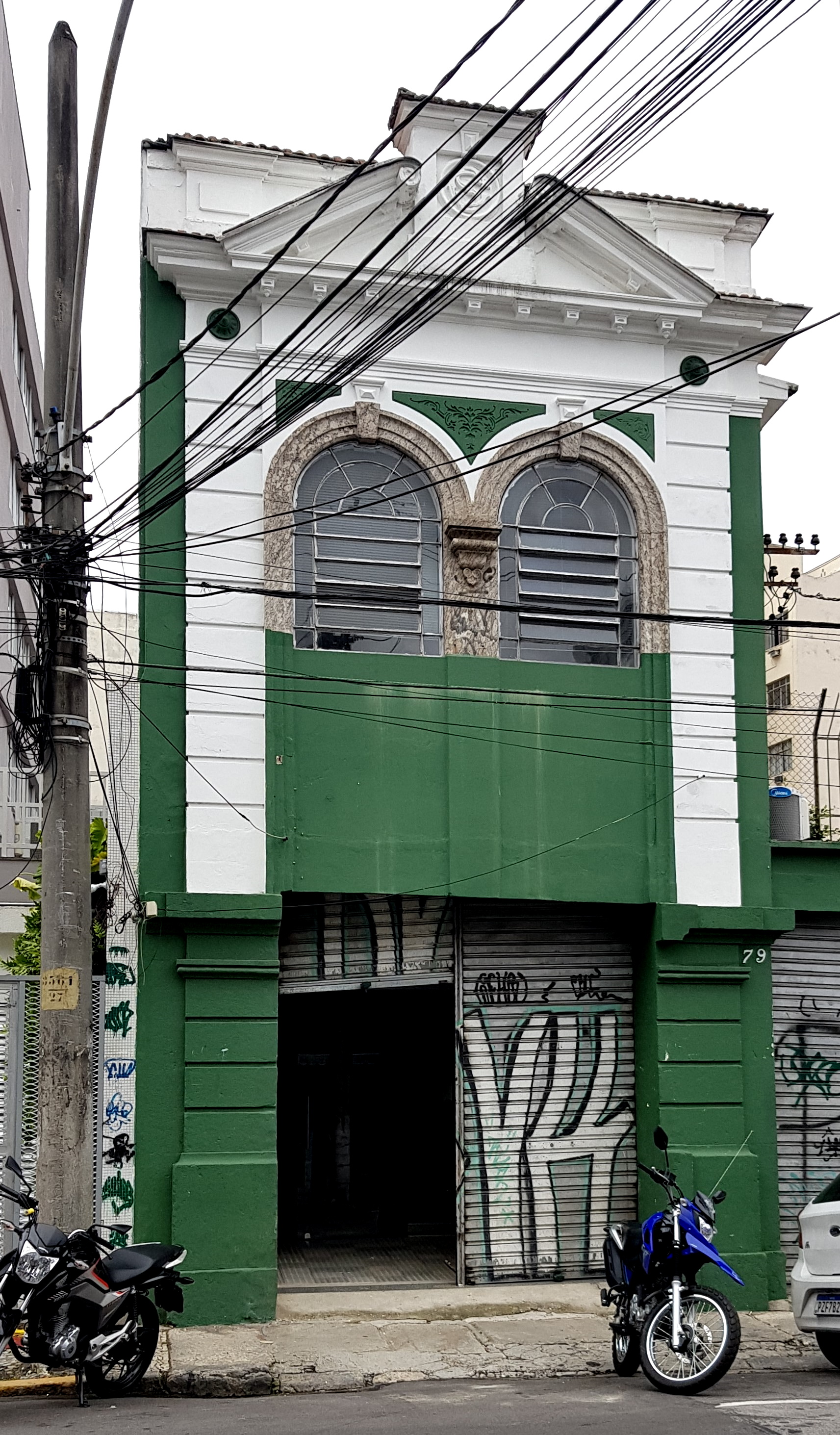 Imagem de referência de Edifício à Rua Ipiranga, 79, descrito nos dados abertos como bem tombado pelo Instituto Estadual do Patrimônio Cultural do Rio de Janeiro na cidade do Rio de Janeiro