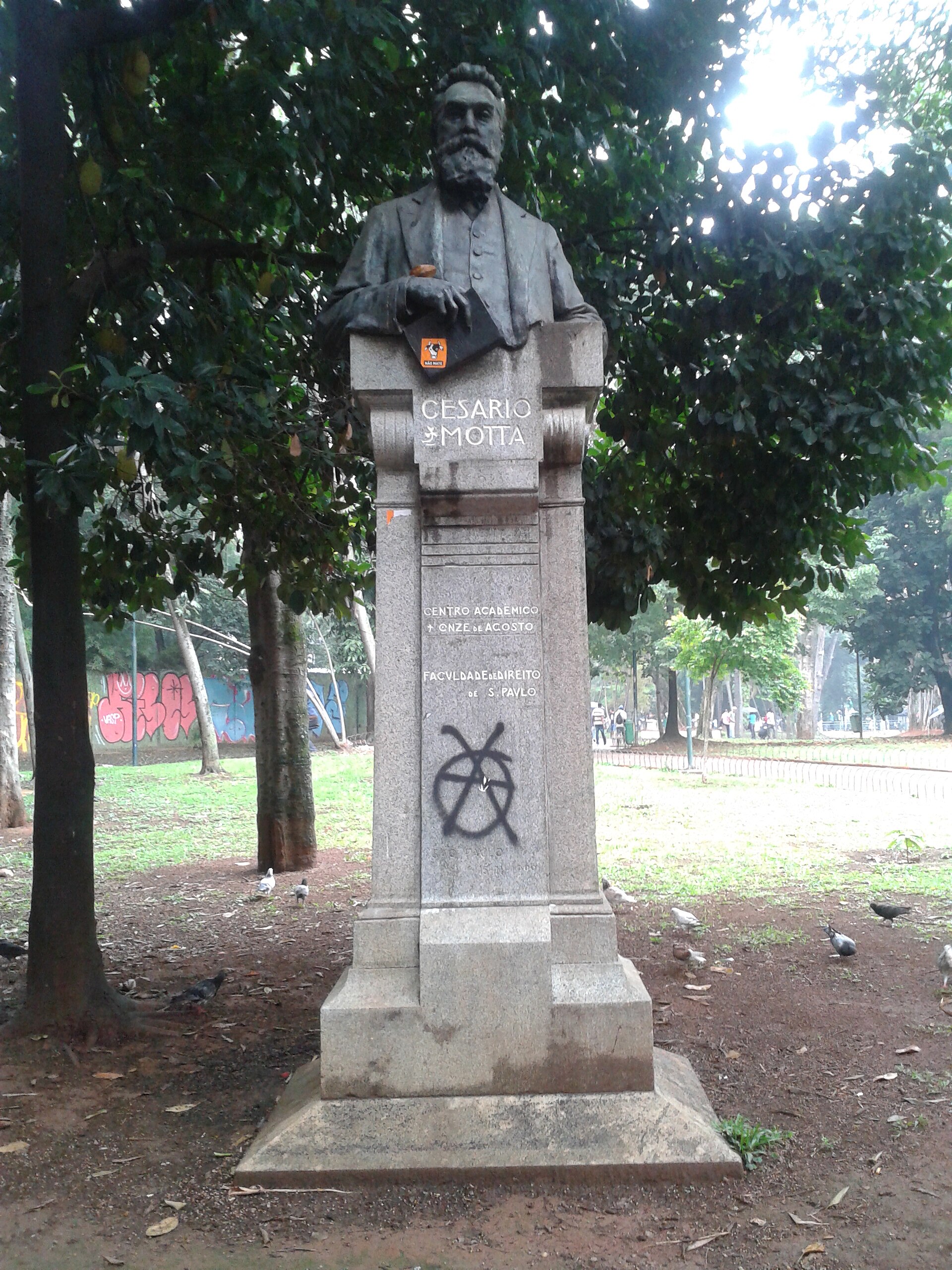 Imagem de referência de Cesário Mota, descrito nos dados abertos como monumento localizado no Brasil