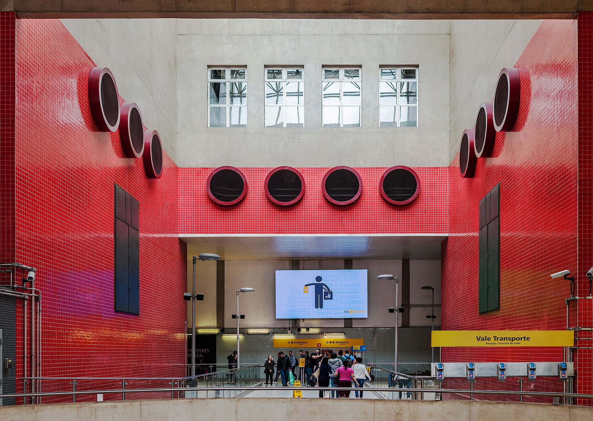 Imagem de referência de Estação Paulista, descrito nos dados abertos como estação de metrô em São Paulo