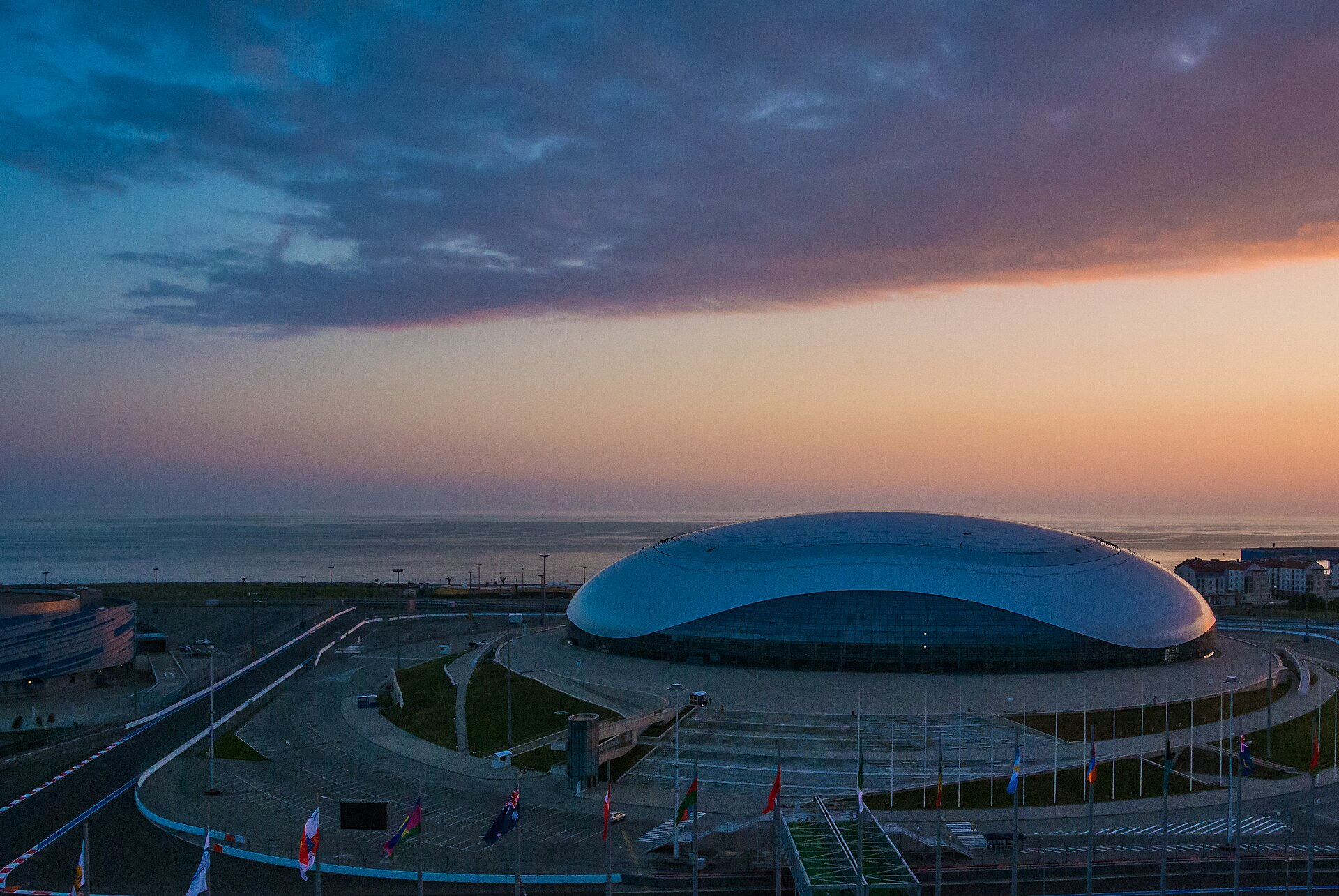 Imagem de referência de Domo de Gelo Bolshoy, descrito nos dados abertos como estádio em Sóchi, Rússia