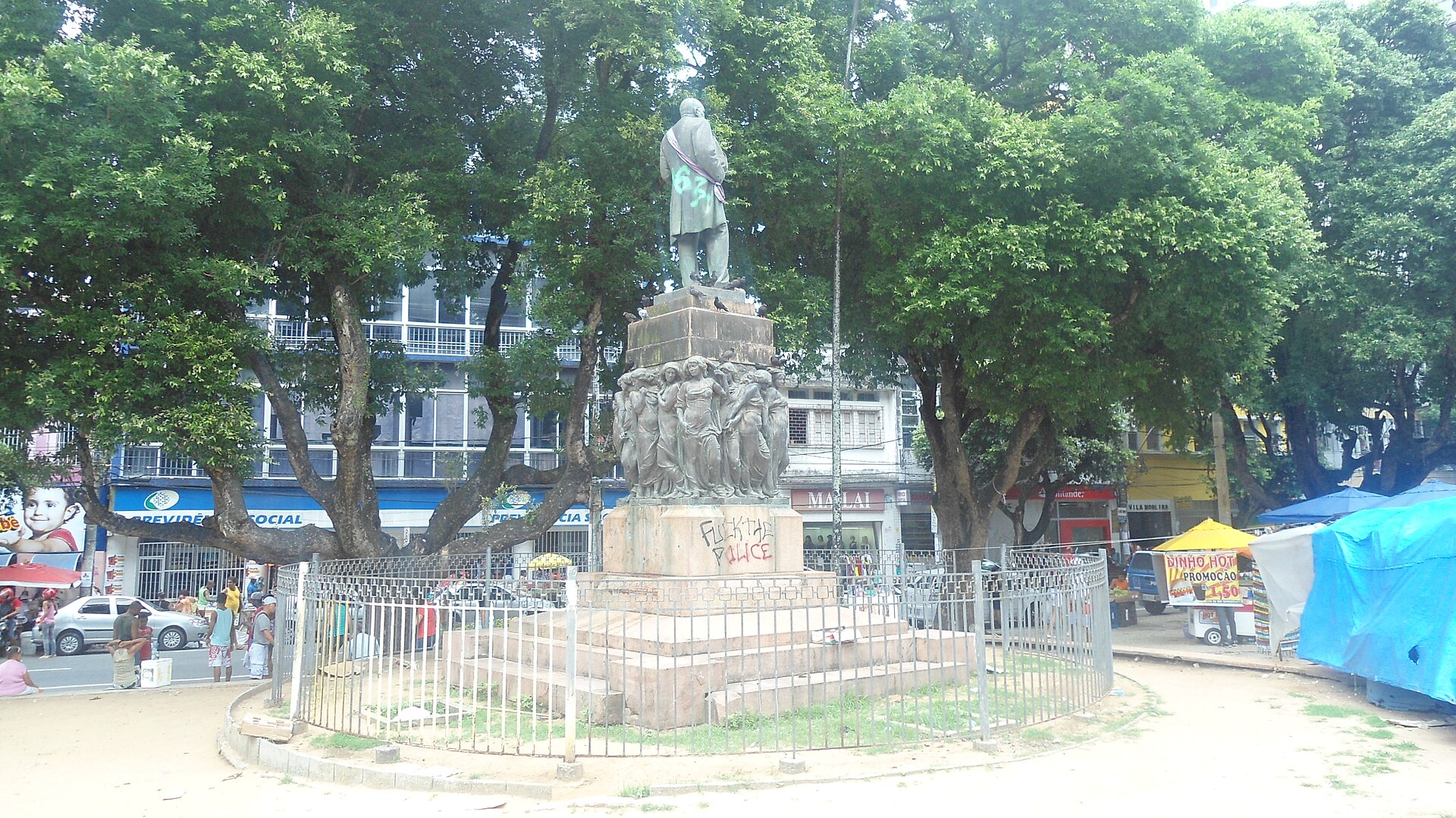 Imagem de referência de Largo de São Pedro, descrito nos dados abertos como logradouro público em Salvador, município capital do estado brasileiro da Bahia