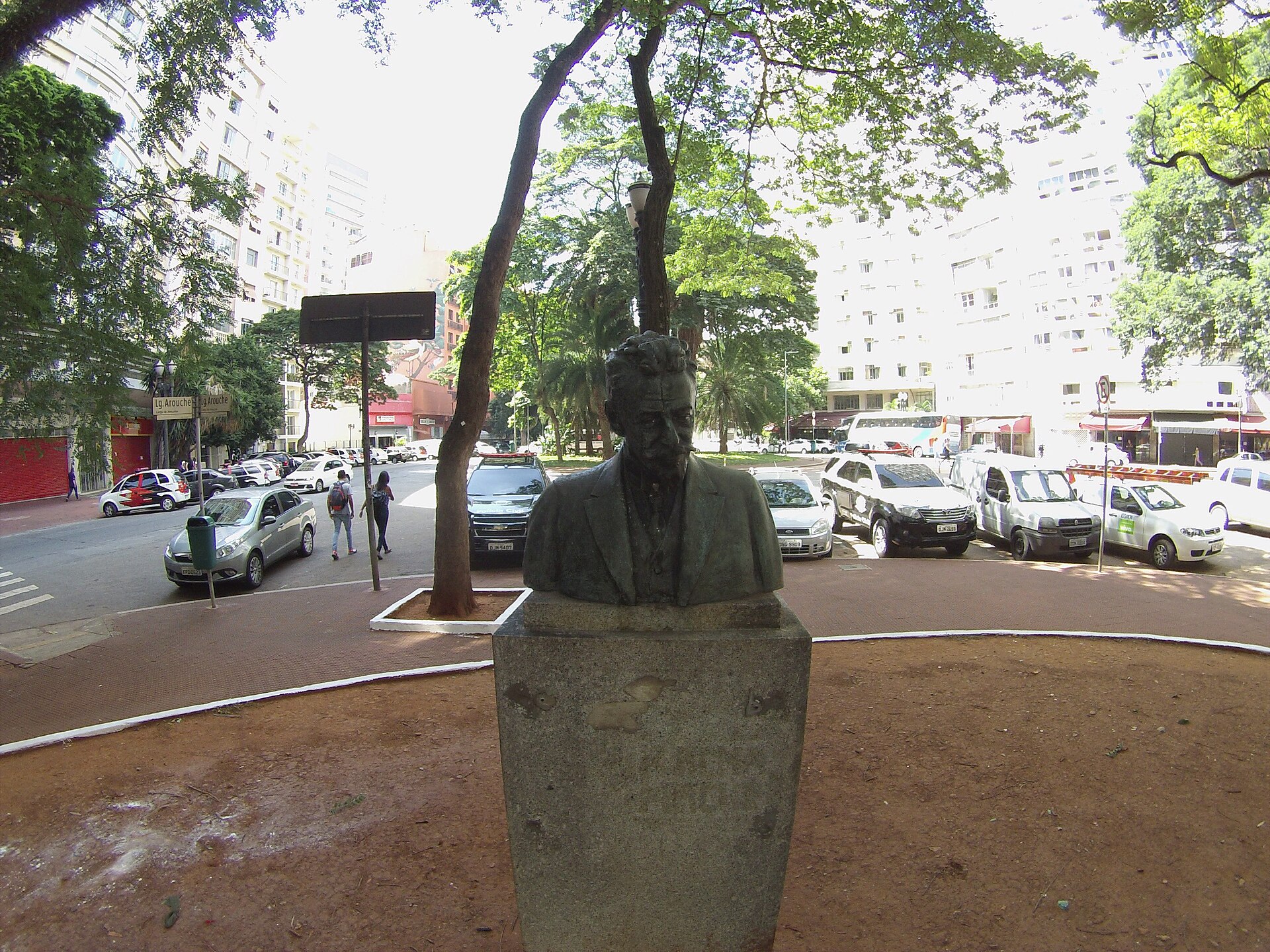 Imagem de referência de Vicente De Carvalho, descrito nos dados abertos como monumento localizado no Brasil