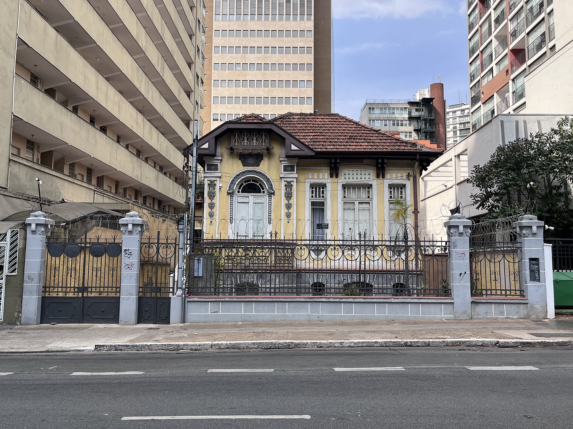 Imagem de referência de Imóvel à Rua Caio Prado, nº 79, descrito nos dados abertos como bem tombado em São Paulo, São Paulo, Brasil