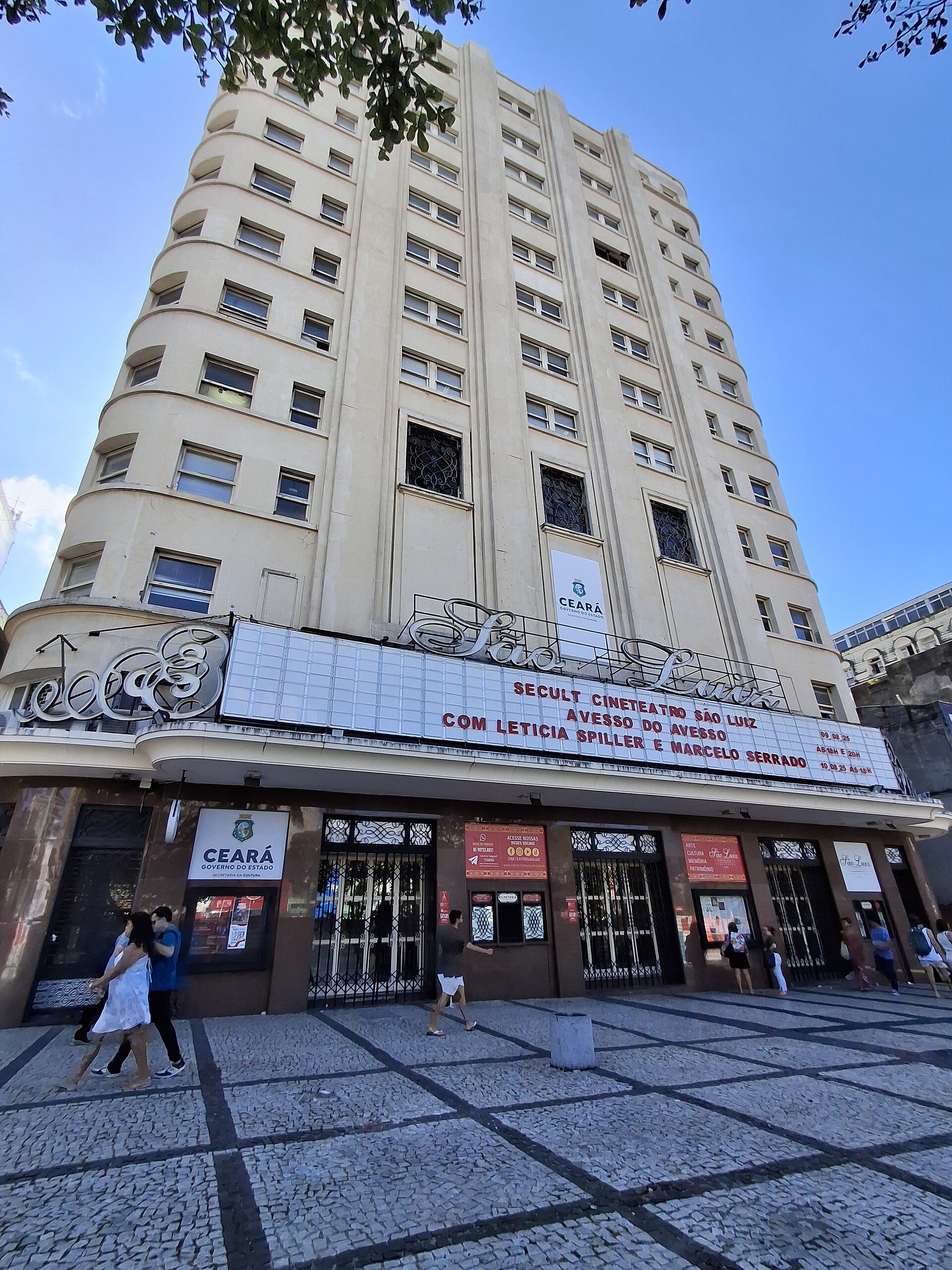 Imagem de referência de Cine-Teatro São Luiz, descrito nos dados abertos como cinema em Fortaleza, Brasil