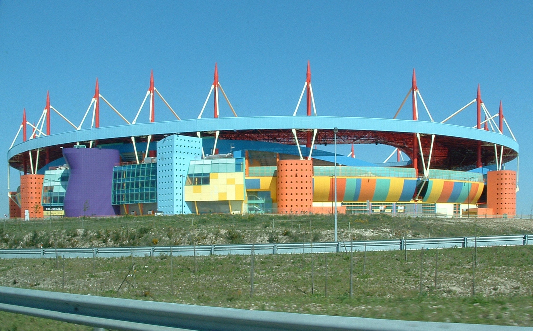 Imagem de referência de Estádio Mário Duarte, descrito nos dados abertos como estádio em Aveiro, Portugal (1935-2020)