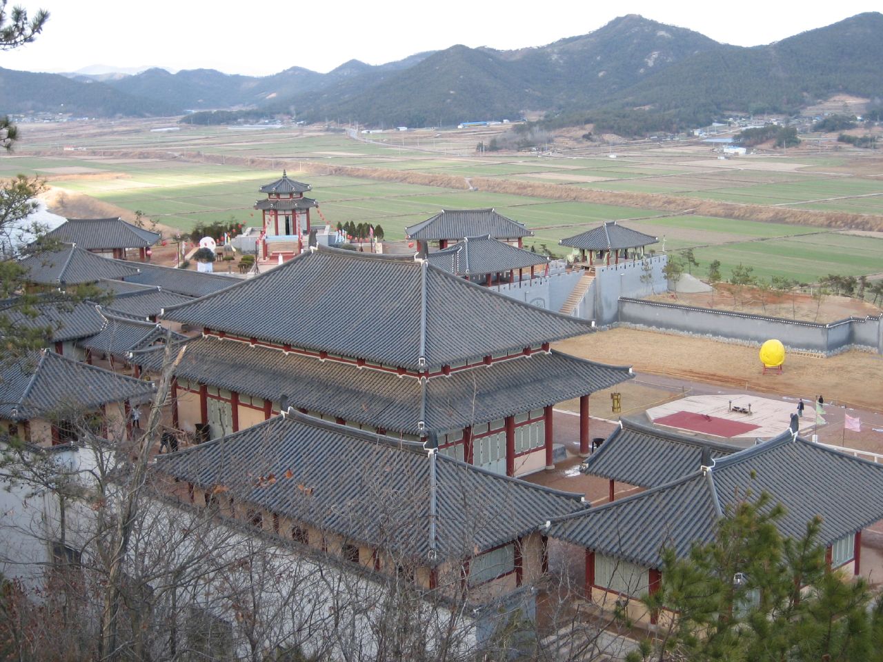 Imagem de referência de MBC Dramia, descrito nos dados abertos como local de filmagem ao ar livre em Yongin, Gyeonggi-do, Coreia do Sul