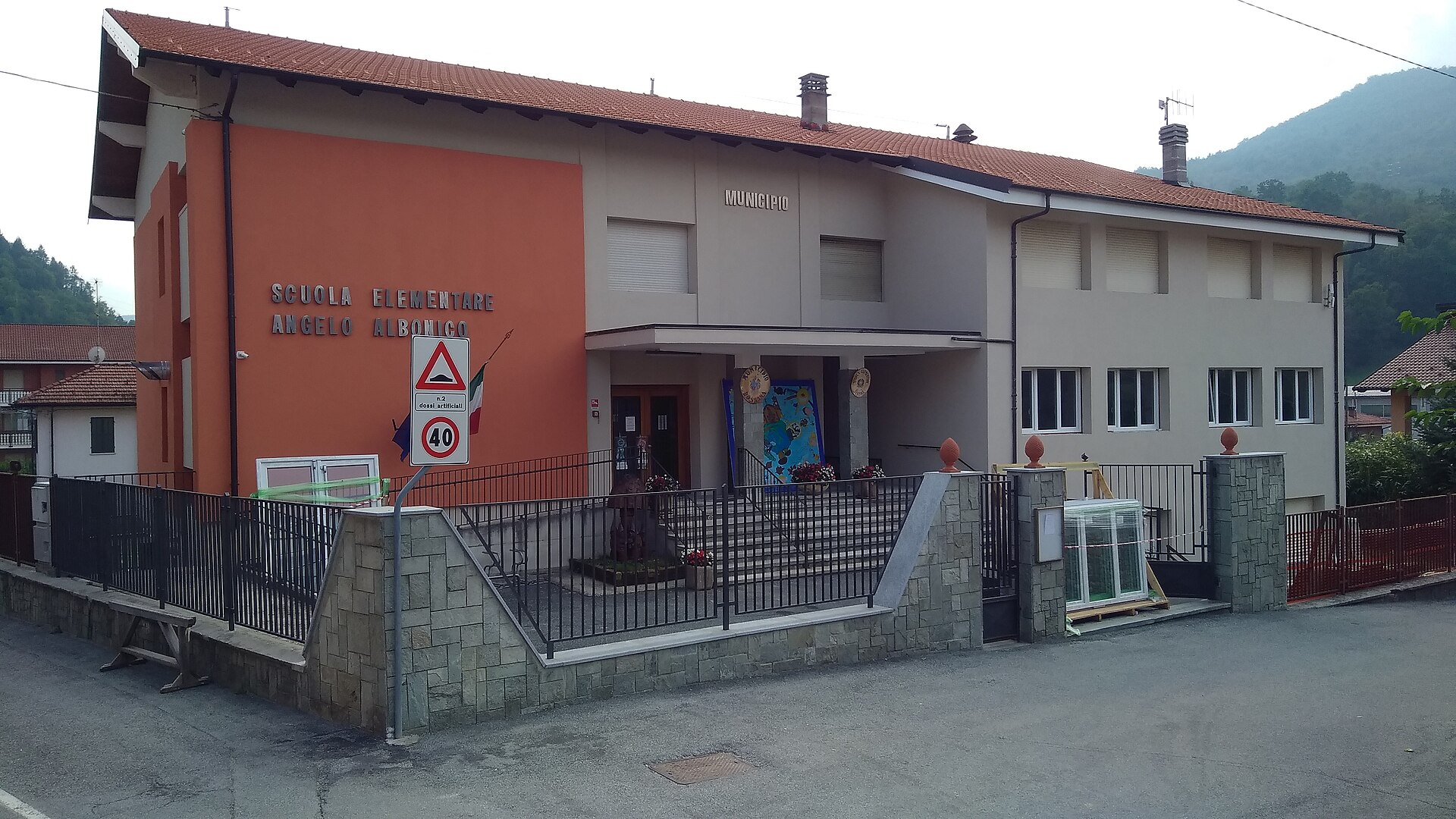 Imagem de referência relacionada a Rossana, item descrito como comuna italiana
