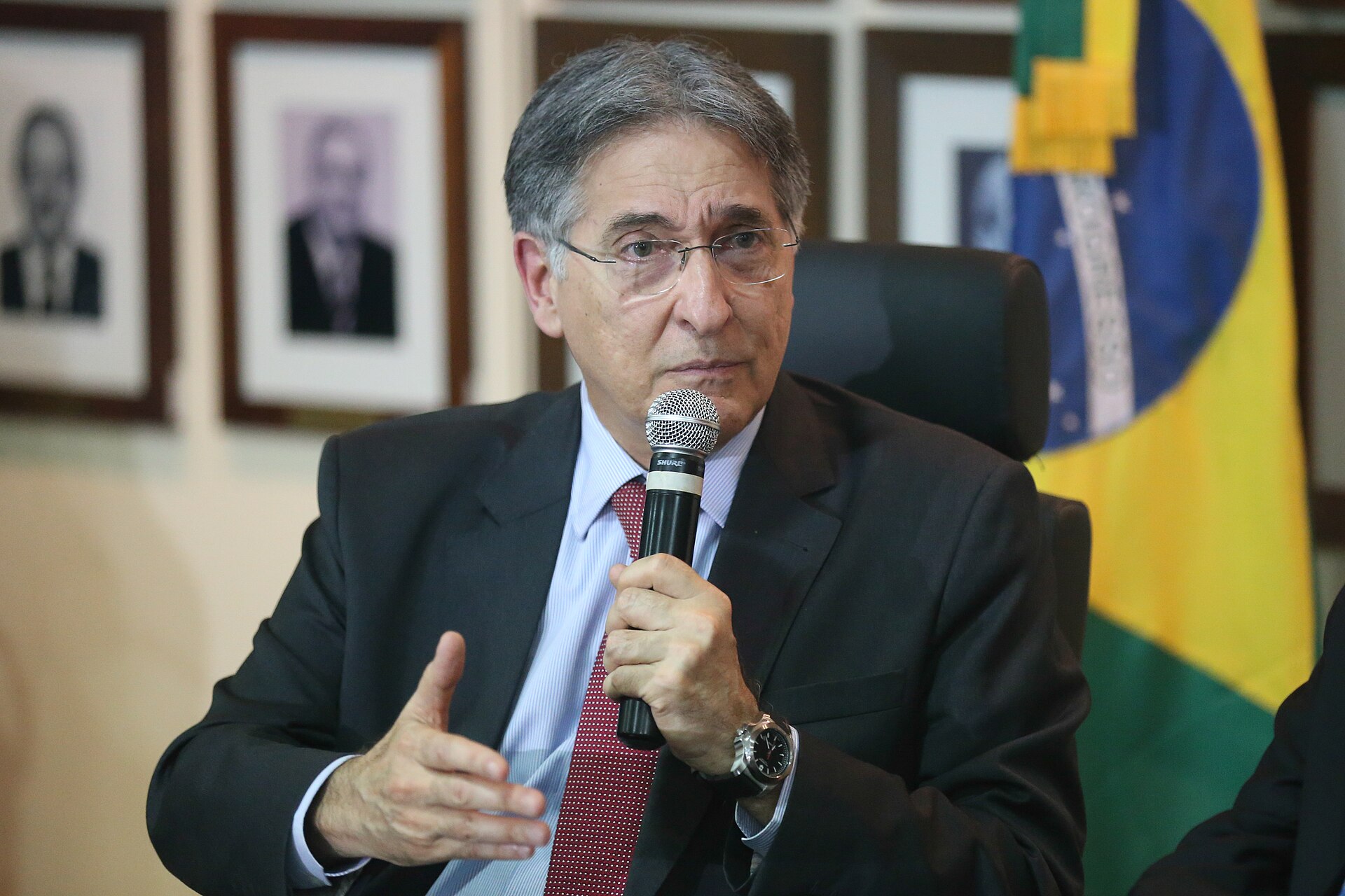 Imagem de referência de governador de Minas Gerais, descrito nos dados abertos como chefe do poder executivo do estado brasileiro de Minas Gerais