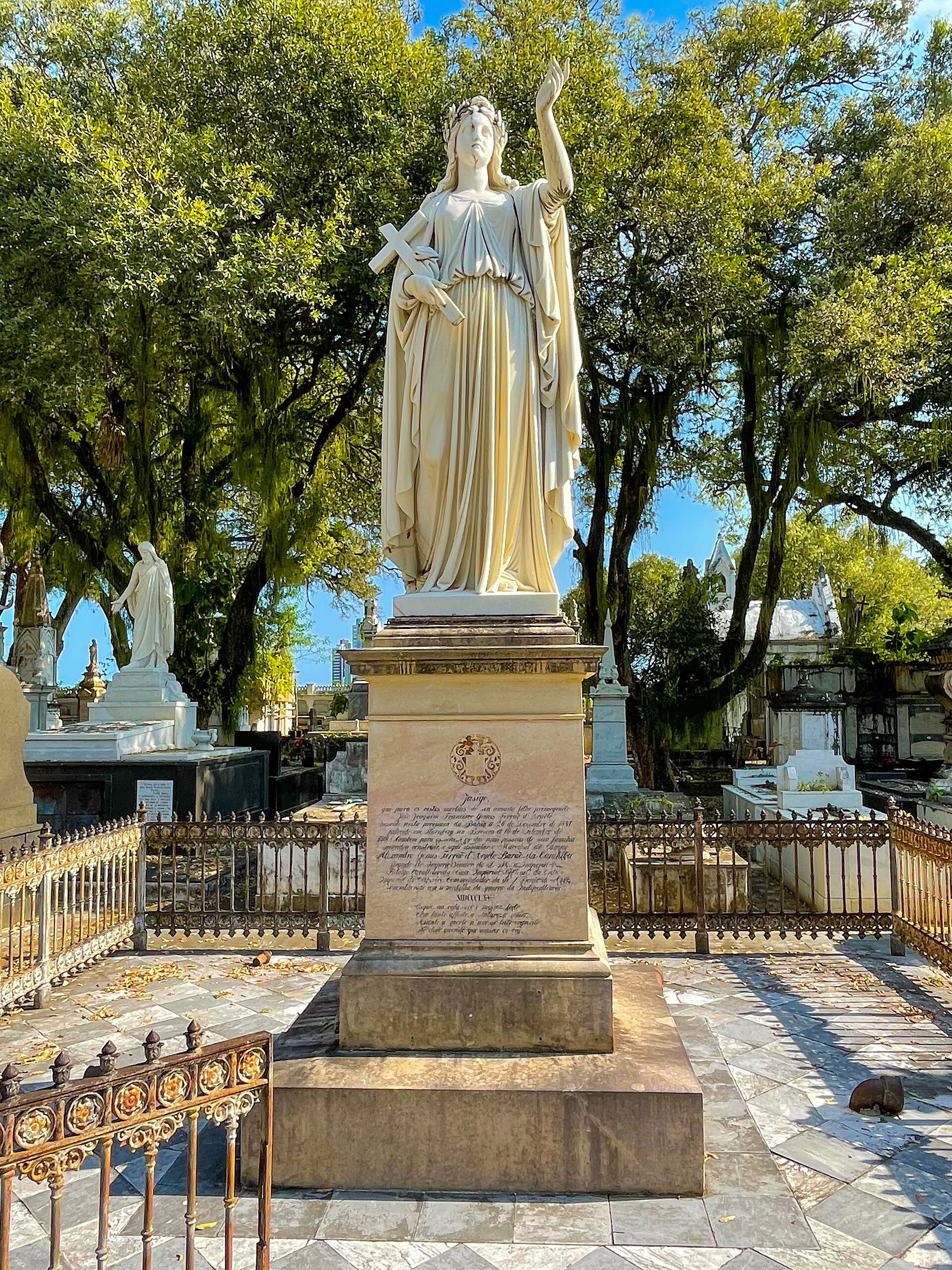 Imagem de referência de Cemitério do Campo Santo, descrito nos dados abertos como necrópole de Salvador, capital do estado brasileiro da Bahia