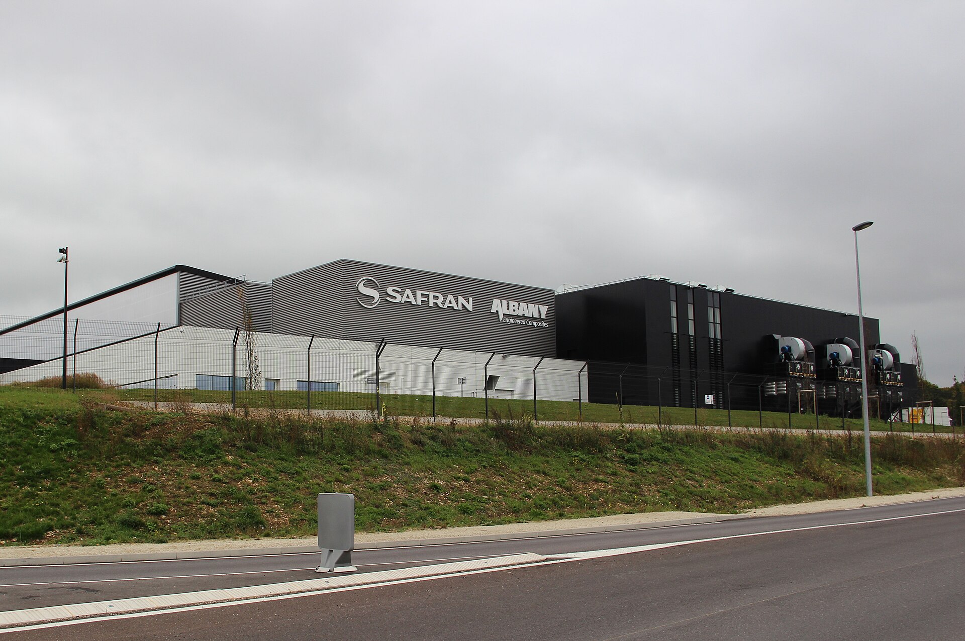 Imagem de referência relacionada a Safran, item descrito como grupo industrial e tecnológico francês