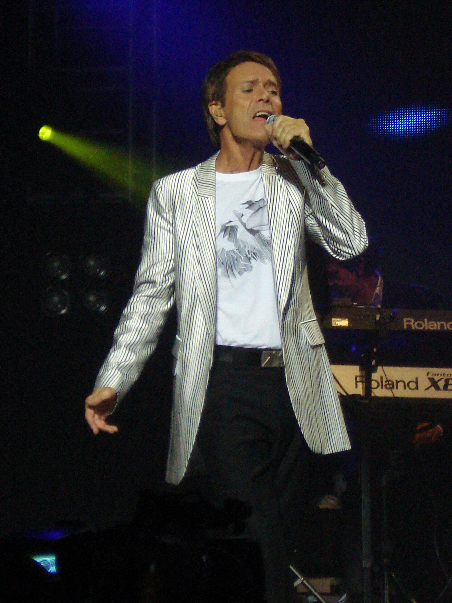Imagem de referência de Cliff Richard, descrito nos dados abertos como cantor britânico