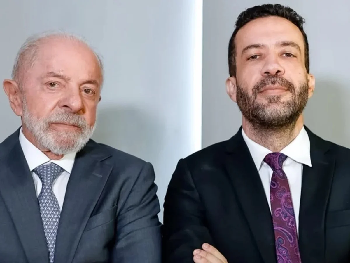 "Exército do Lula": canal no WhatsApp chega a 10 milhões de seguidores