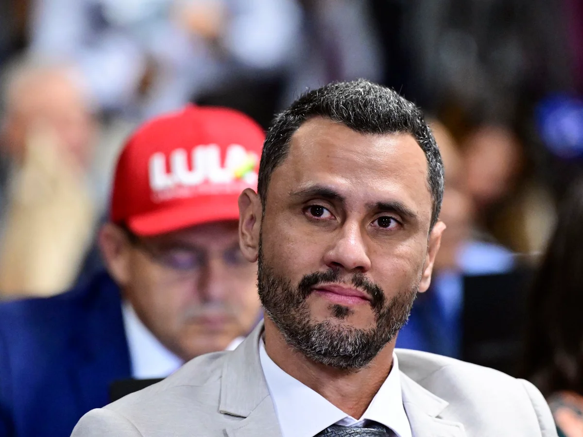 Calado sobre a vitória de Lula, Cleitinho está "chateado", conta aliado
