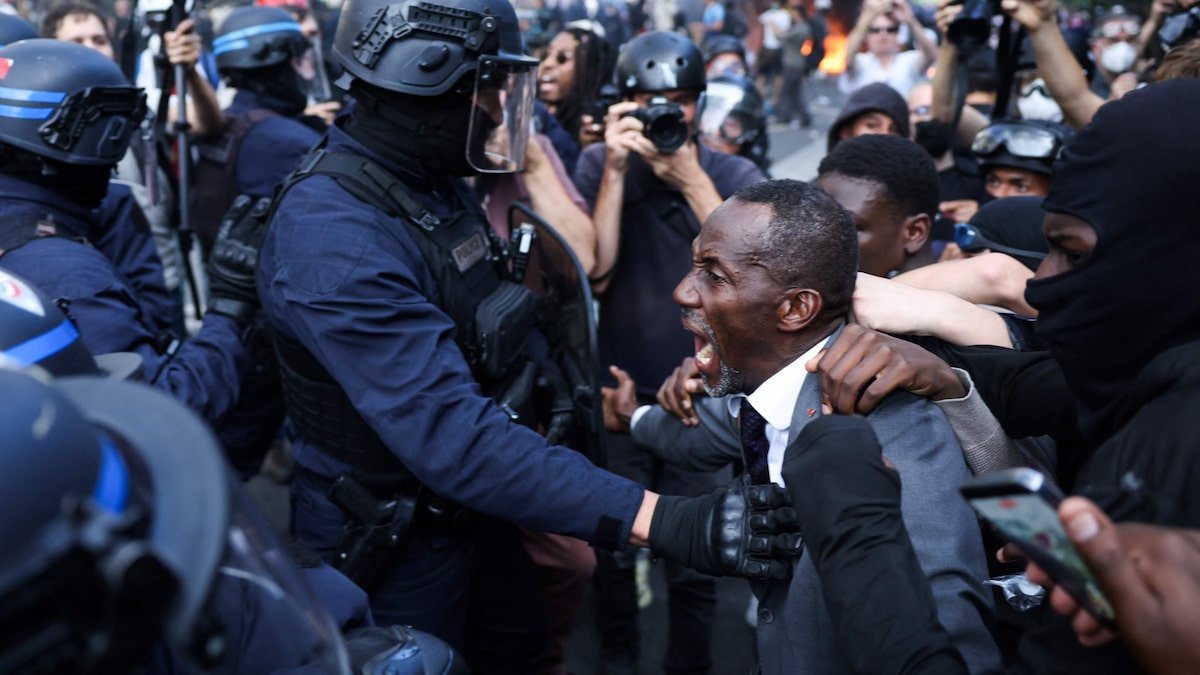VÍDEO: Prefeito é atingido por gás de pimenta ao tentar proteger manifestantes na França