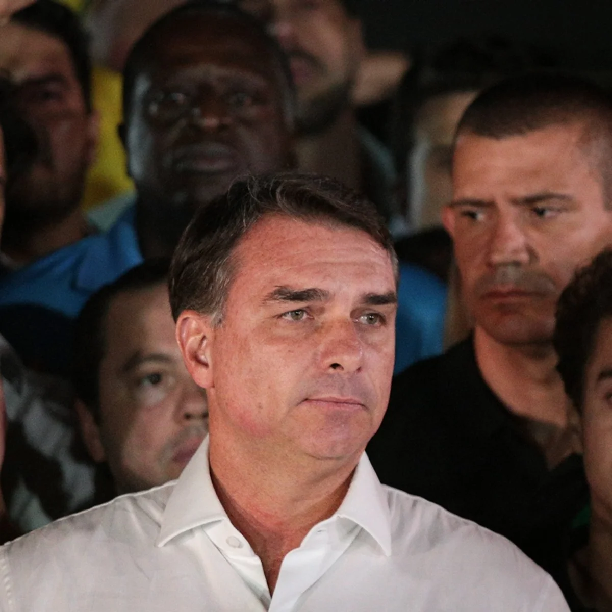 Deputada da Argentina pede explicações sobre entrada de Flávio no país