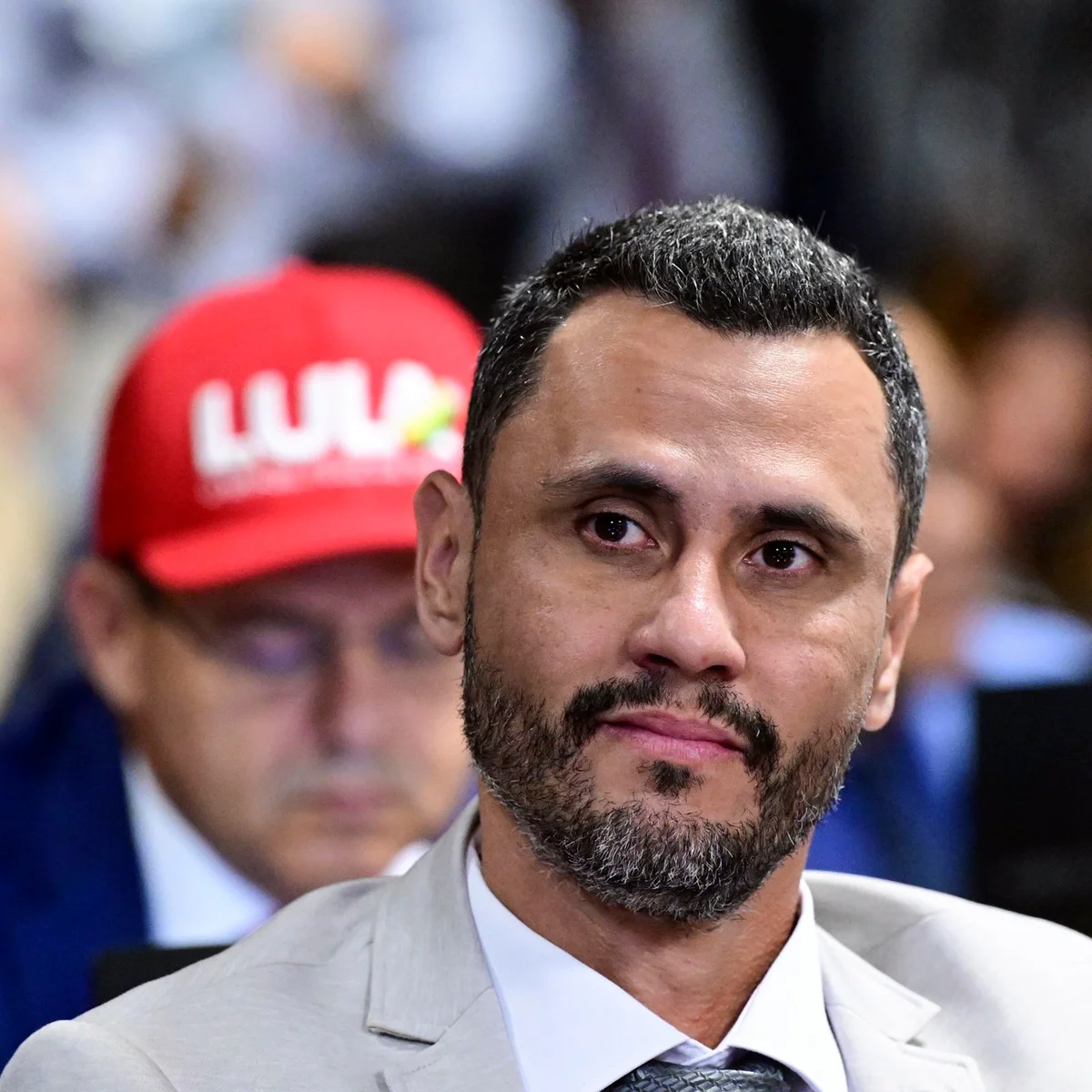 Calado sobre a vitória de Lula, Cleitinho está "chateado", conta aliado
