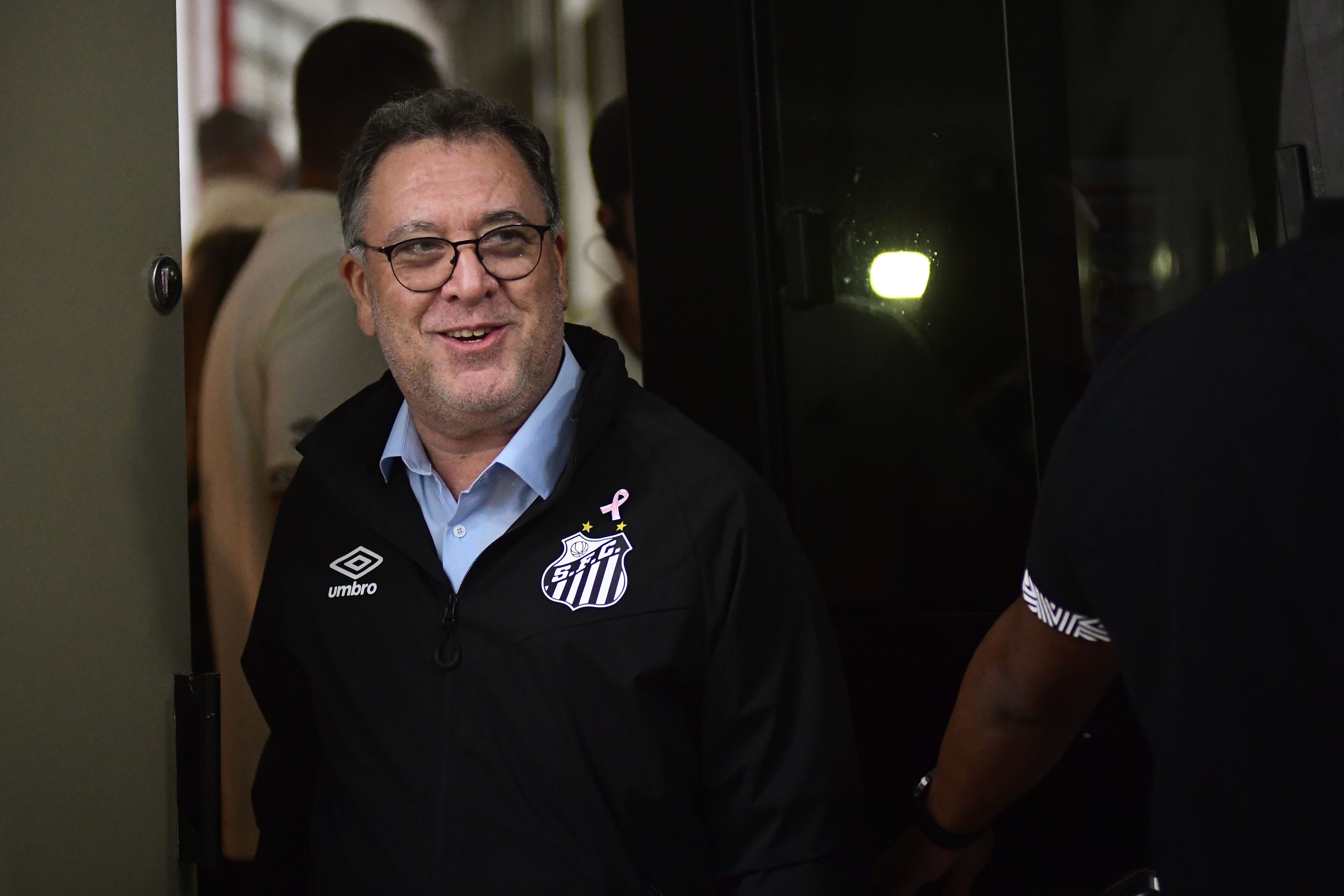 Santos tem R$ 134 milhões a receber por negociações; R$ 25 milhões estão atrasados