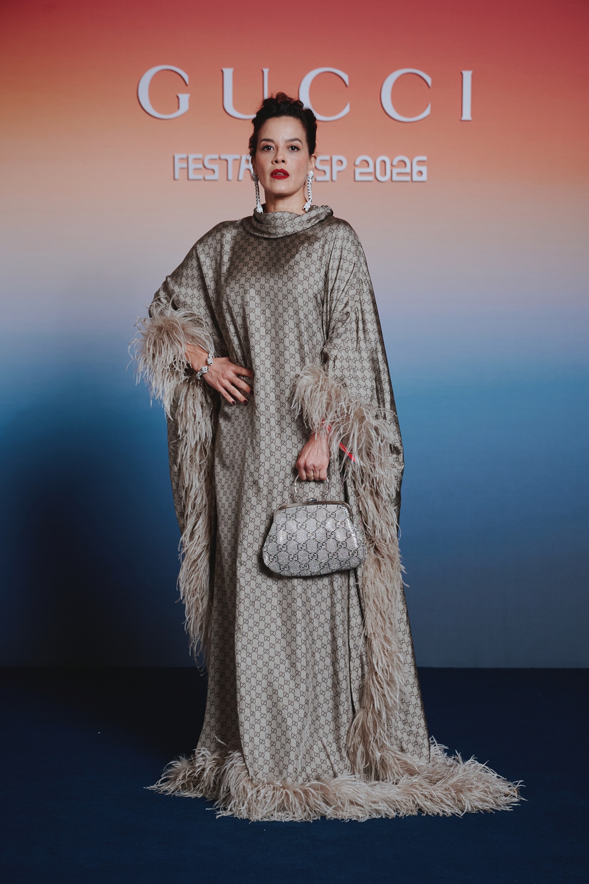 Cintilância, logomania e paetês: as tendências da festa da Gucci no MASP