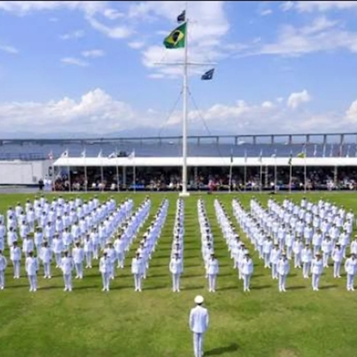 Concurso da Marinha tem 374 vagas com salário inicial de mais de R$ 9 mil