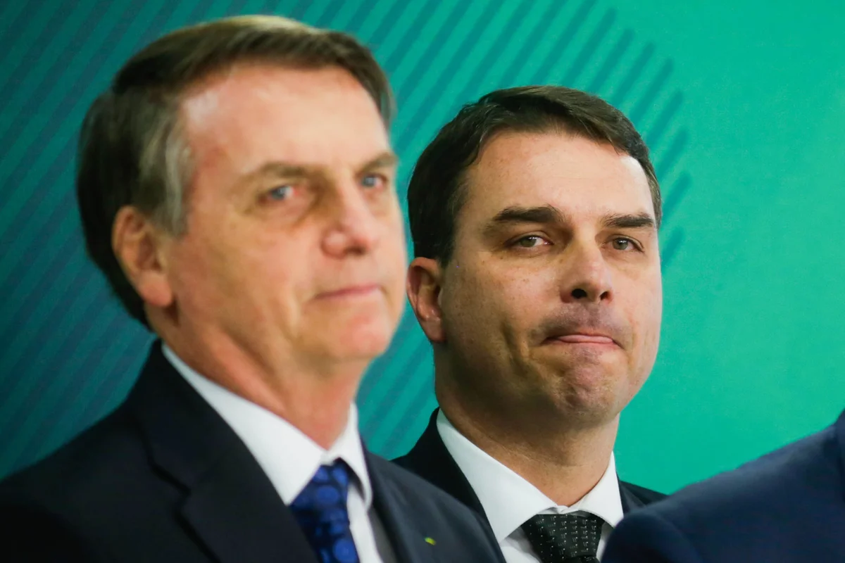 Pedras votando em britadeiras (por Felipe Sampaio)