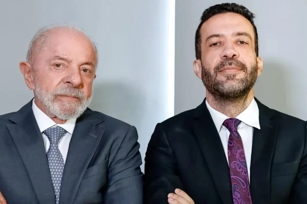 "Exército do Lula": canal no WhatsApp chega a 10 milhões de seguidores