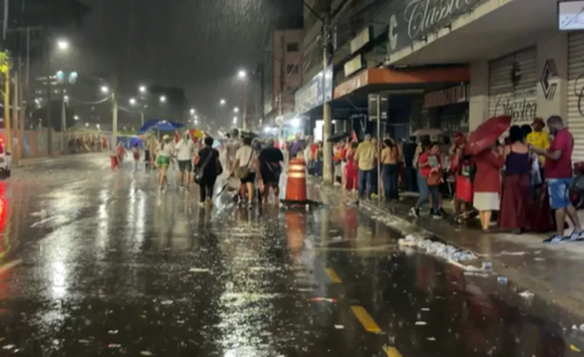 Imagem colorida, Chuva em Juíz de Fora- Metrópoles