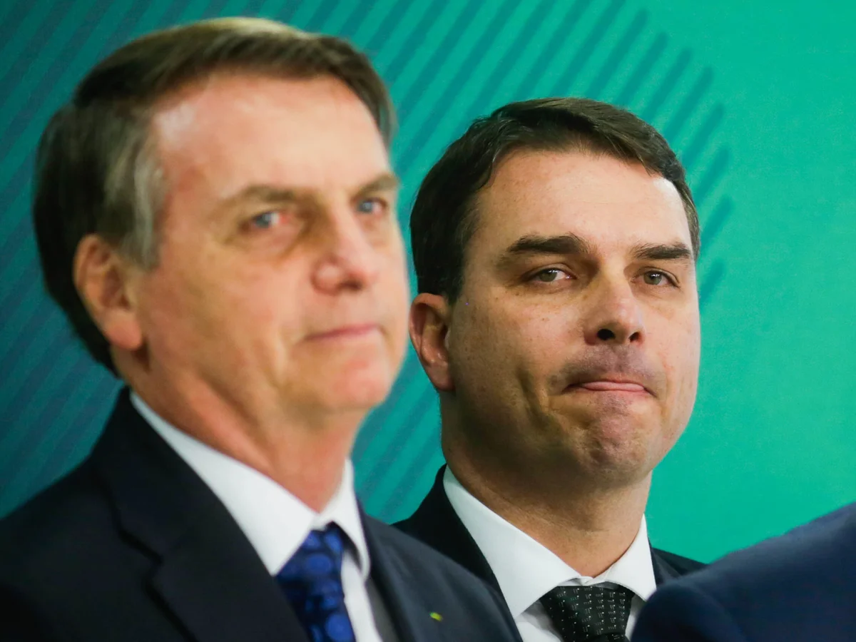 Pedras votando em britadeiras (por Felipe Sampaio)