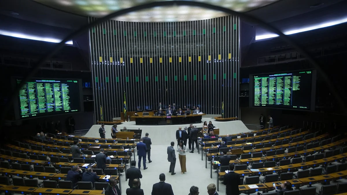 Câmara vai implementar fim da 6x1 na semana que vem, diz Motta