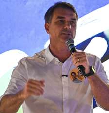 O candidato à Presidência da República pelo PL, Flávio Bolsonaro, participa de almoço com prefeitos e vereadores no espaço de eventos Terraço Notiê, localizado no Shopping Light, no centro de São Paulo (SP), na tarde deste domingo, 11 de outubro de 2026 Foto: ROBERTO SUNGI/ATO PRESS/ESTADÃO CONTEÚDO