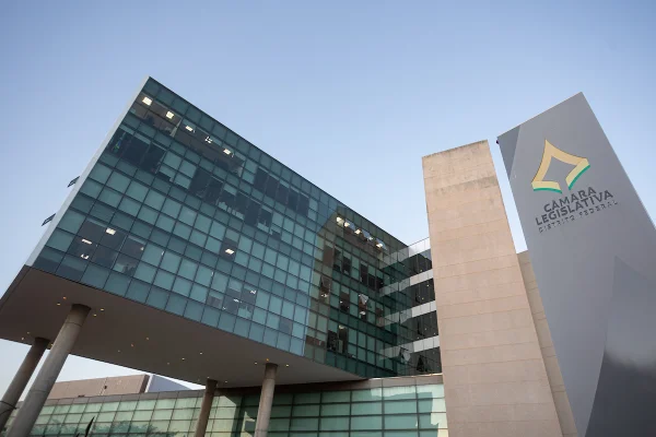 Patrimônios de deputados distritais vão de "zero" a R$ 13 milhões no DF