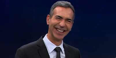 A alegria de C&eacute;sar Tralli no fim da apura&ccedil;&atilde;o de votos incomodou parte da internet Foto: Reprodu&ccedil;&atilde;o/TV
