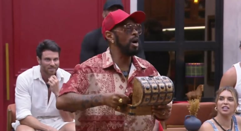 Renê Thristan detona Daniel Erthal e faz revelação surpreendente: ‘A Mônica eu daria um beijão!’