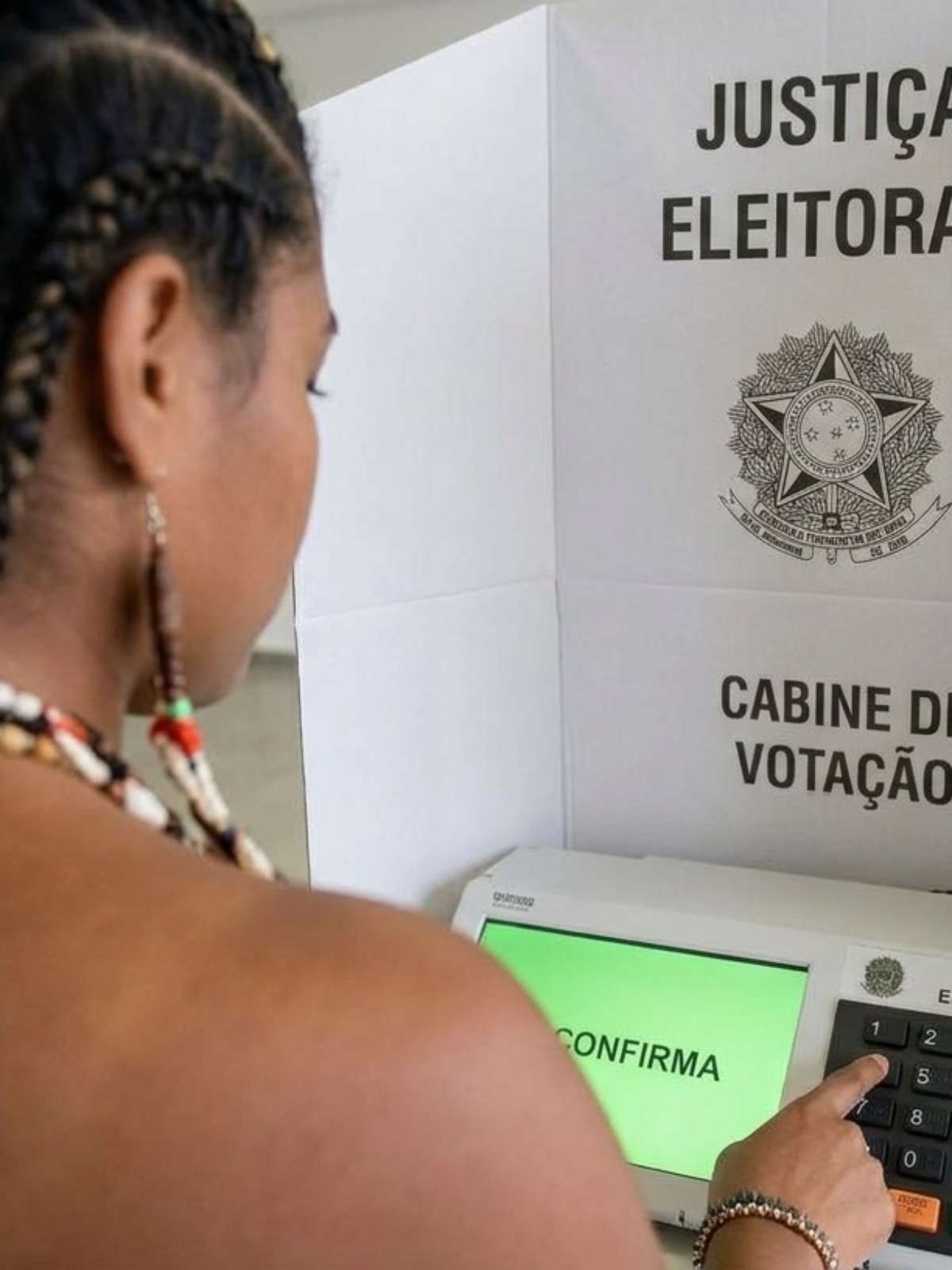 Maioria do eleitorado, minoria nos cargos: por que os brasileiros ainda votam pouco em mulheres